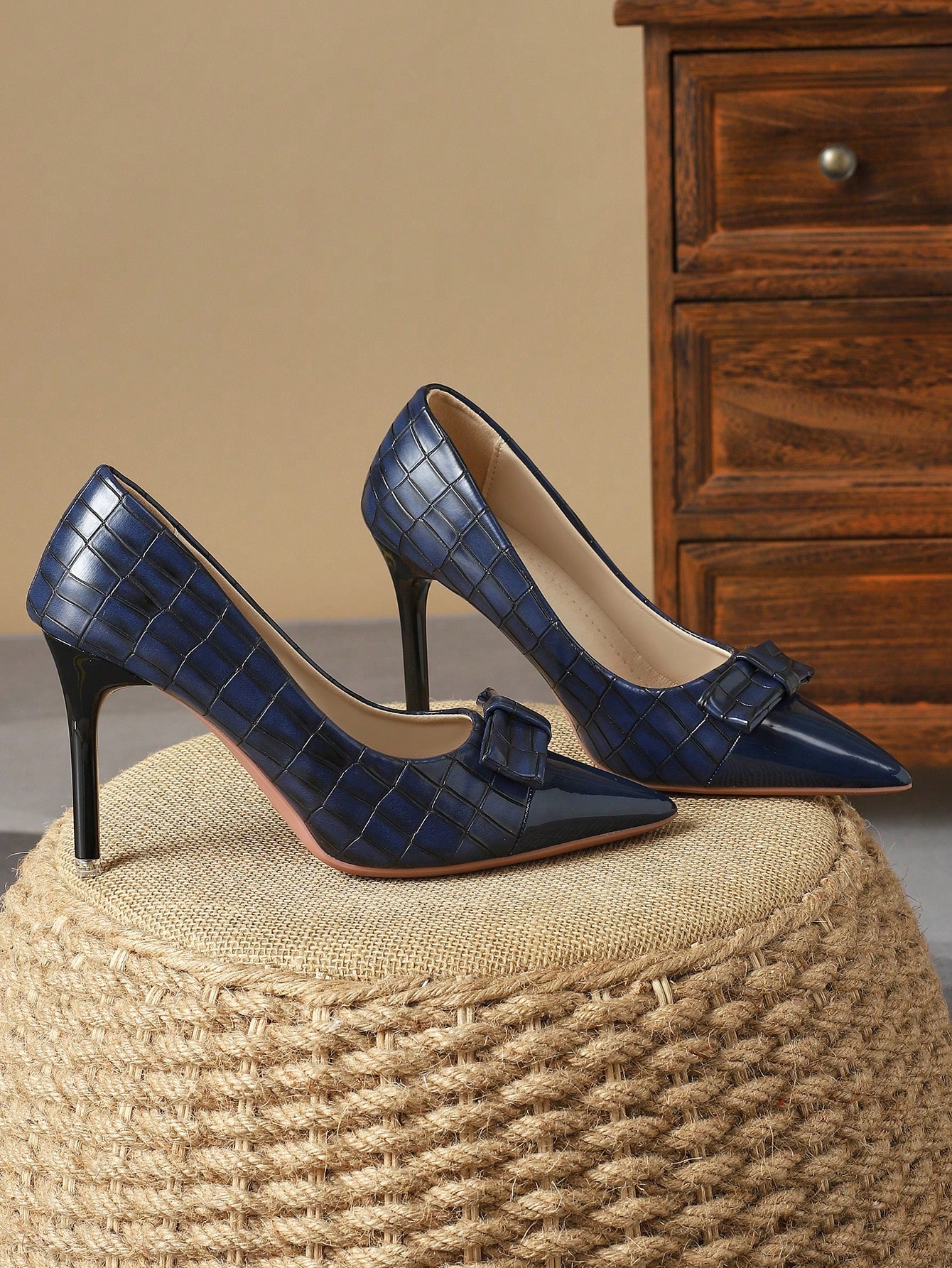 In Navy Blue Women Pumps