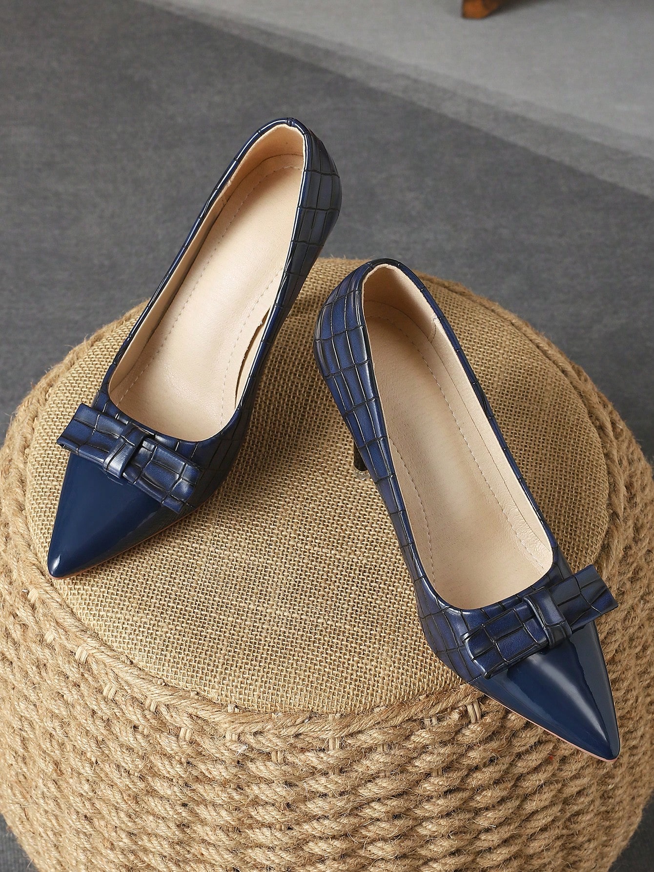 In Navy Blue Women Pumps