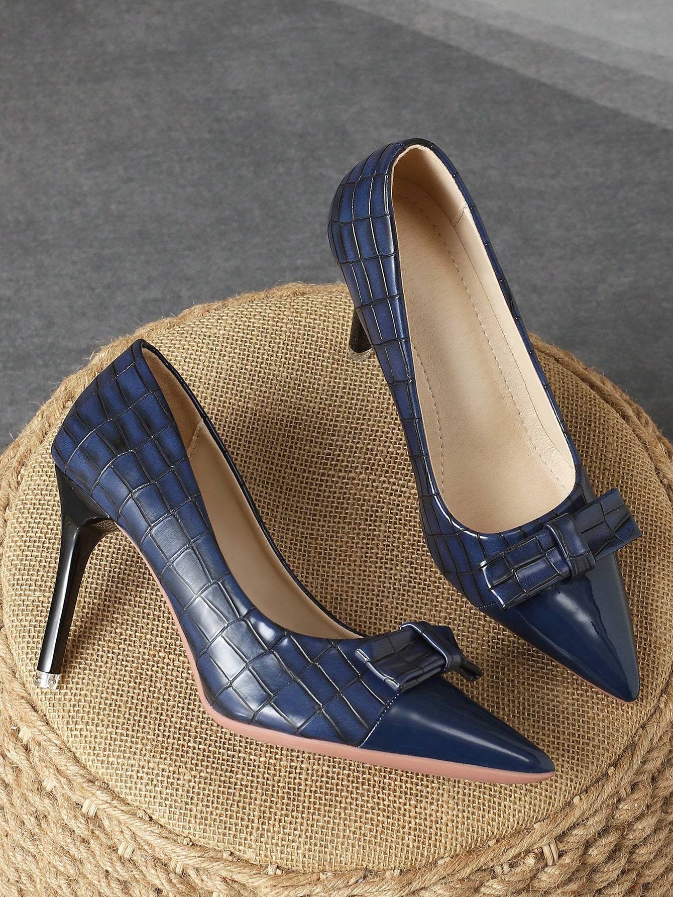 In Navy Blue Women Pumps