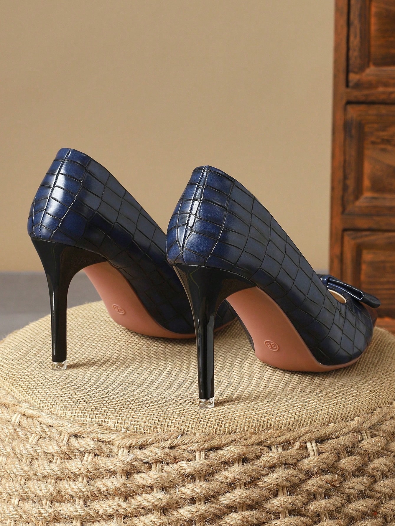 In Navy Blue Women Pumps