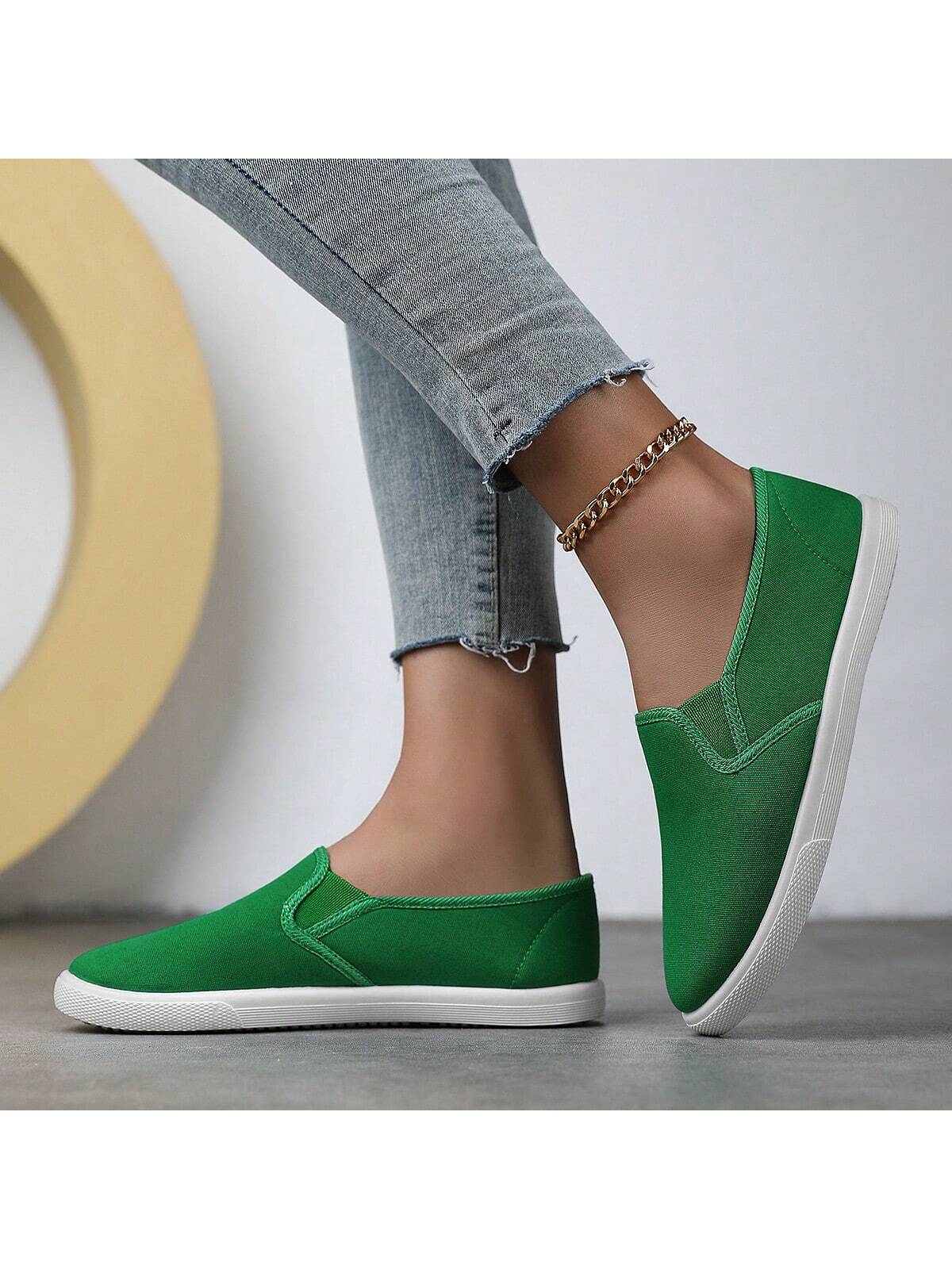 In Green Women Flats