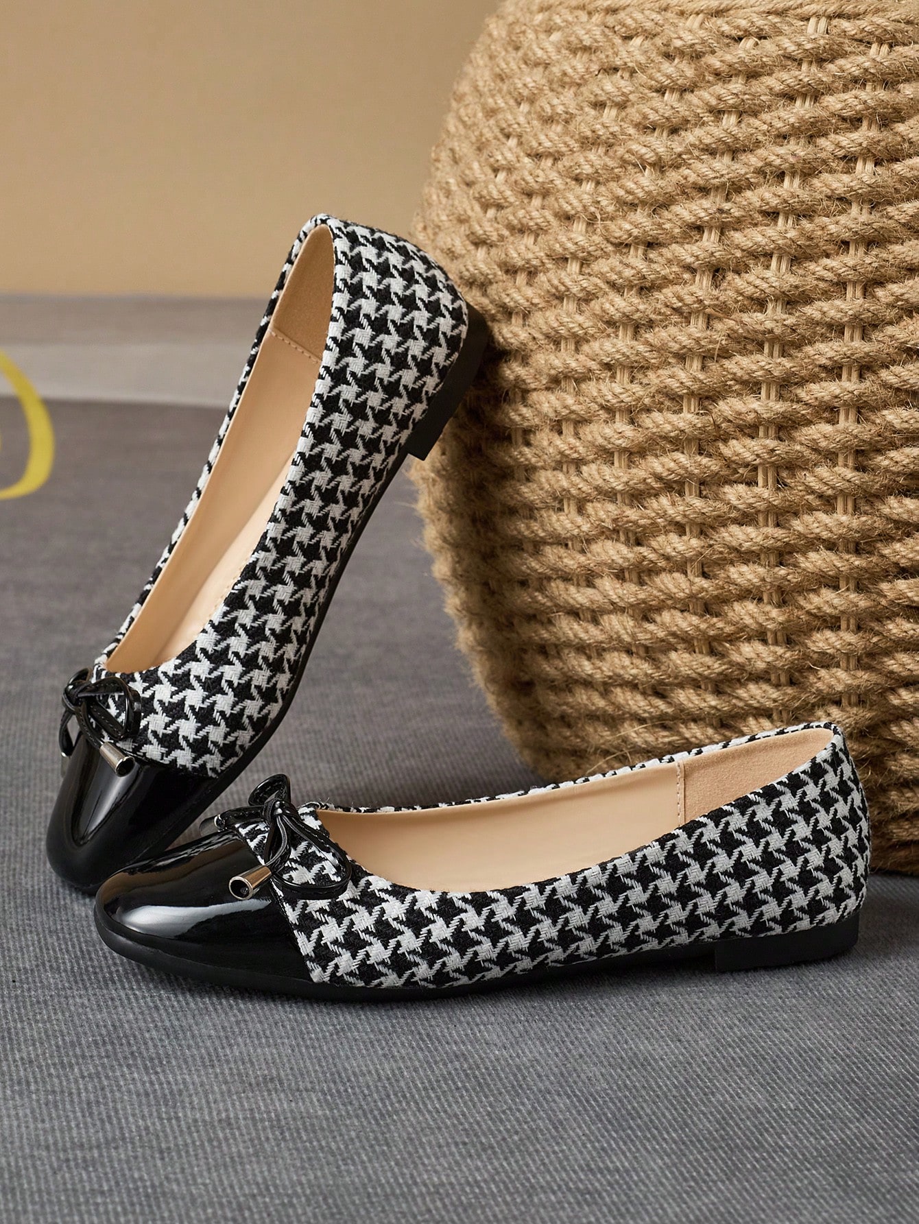 In Black and White Women Flats