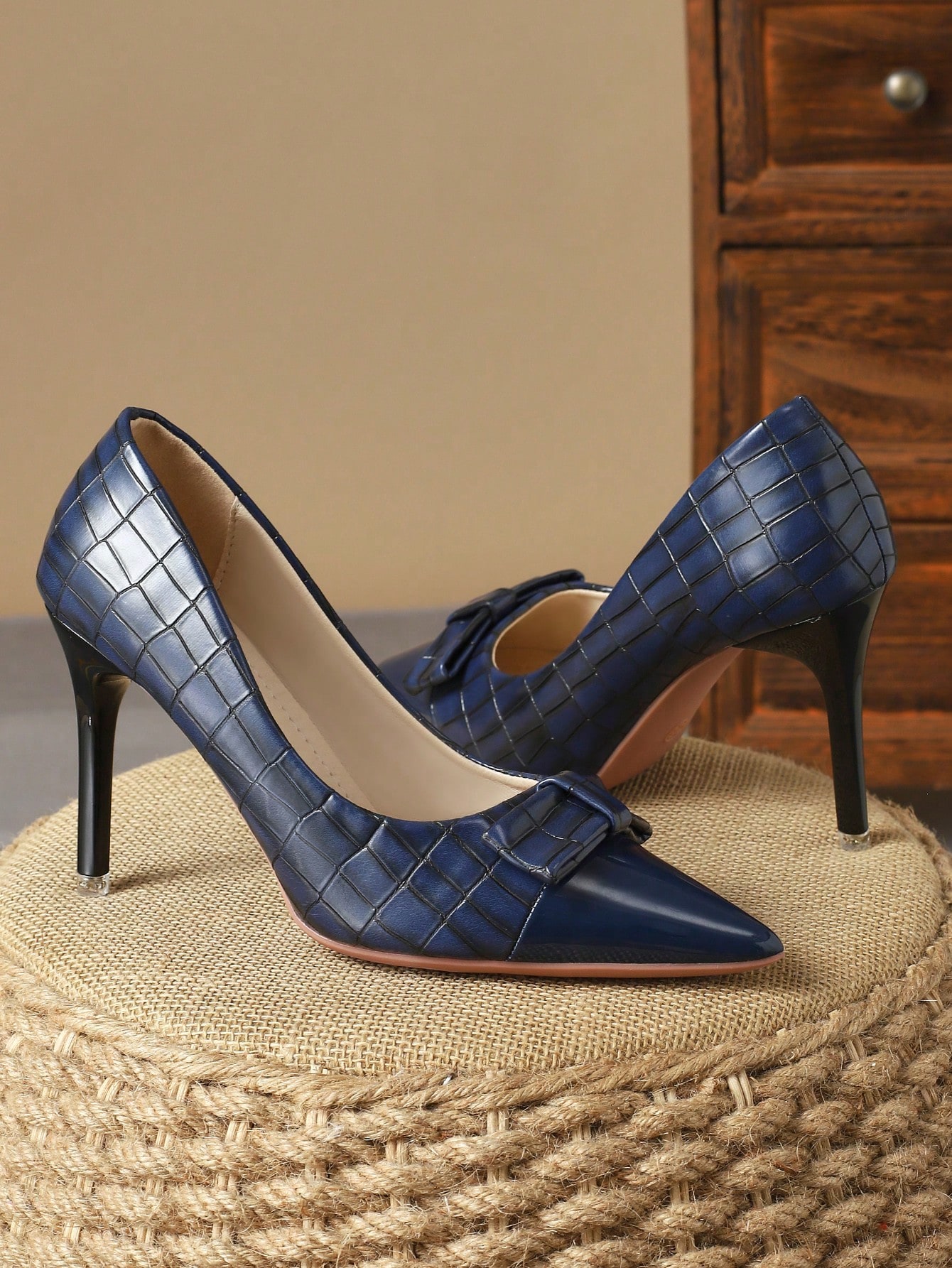 In Navy Blue Women Pumps