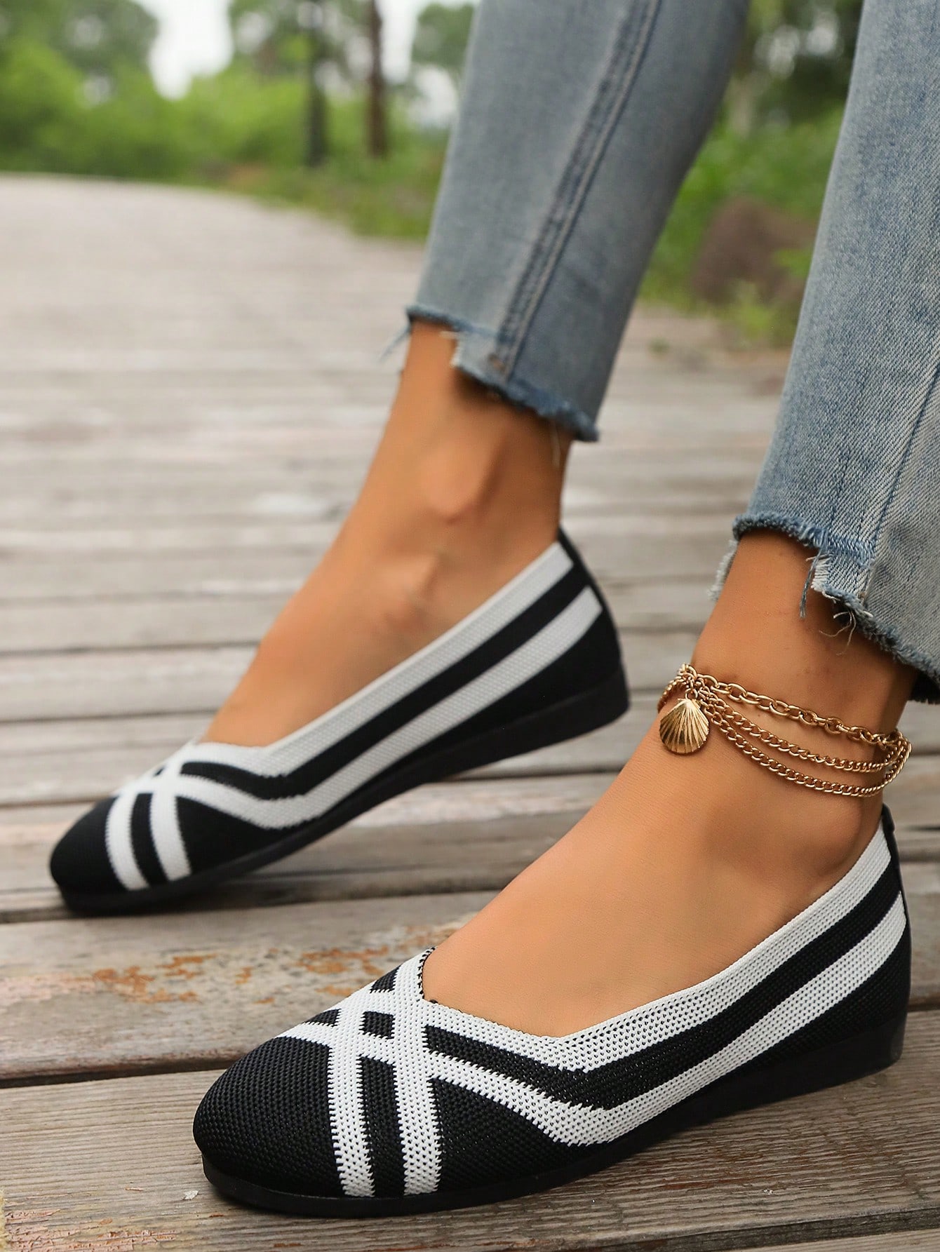 In Black and White Women Flats