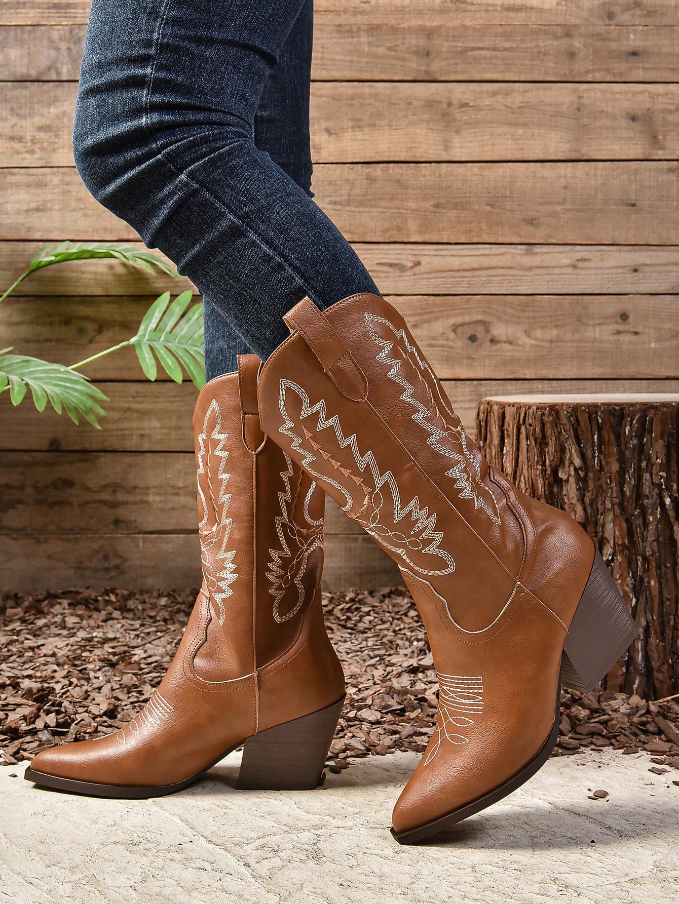 In Brown Women Mid-Calf Boots