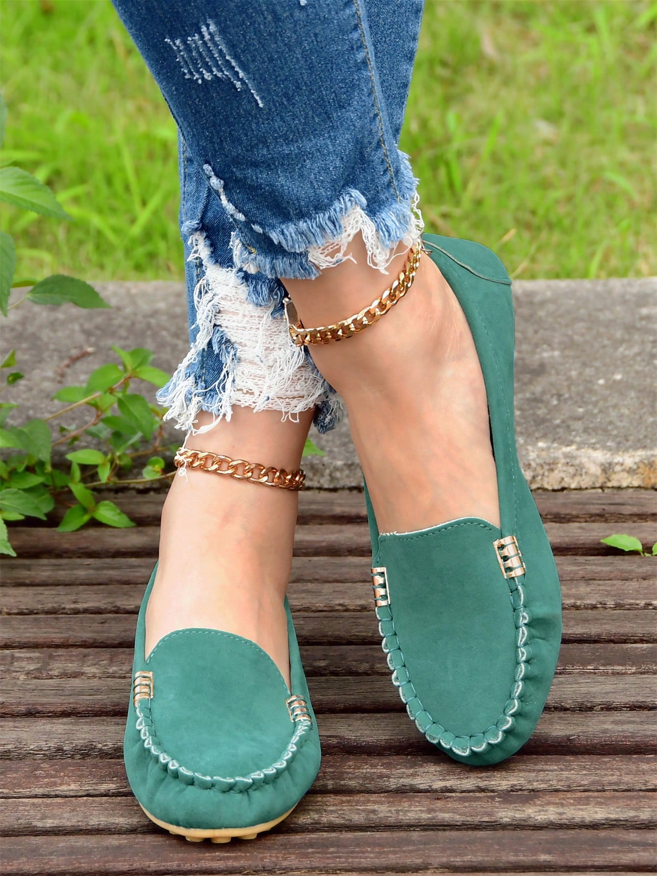 In Green Women Flats