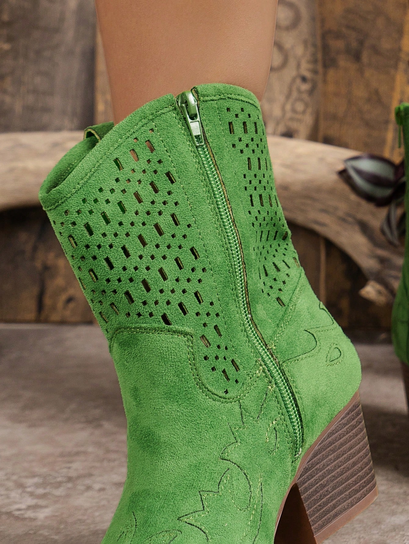 In Green Women Fashion Boots