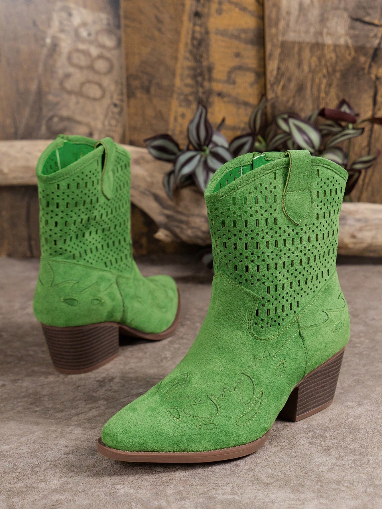 In Green Women Fashion Boots