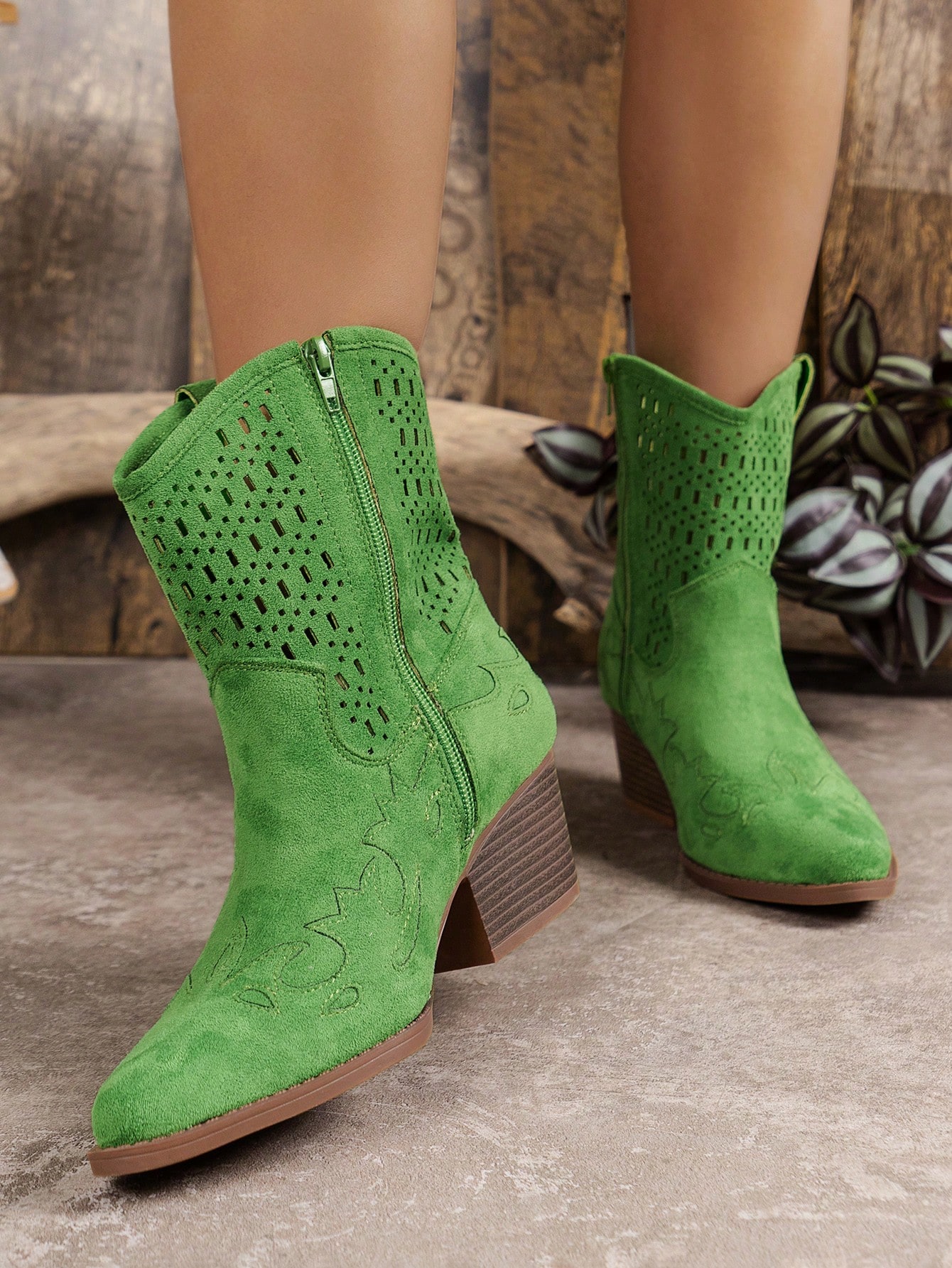 In Green Women Fashion Boots