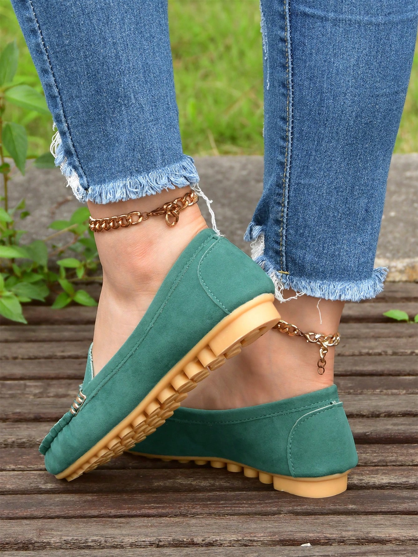 In Green Women Flats