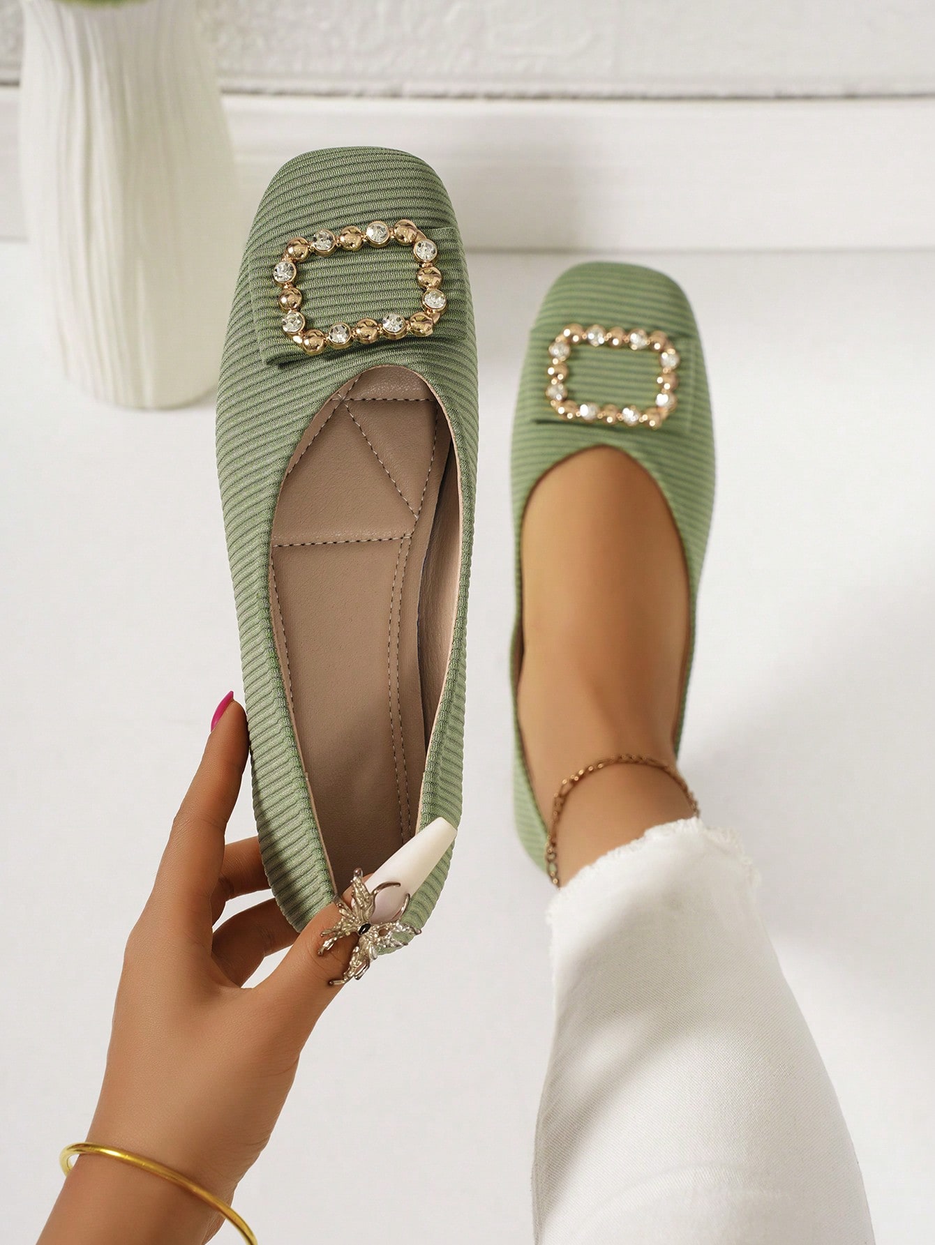 In Green Women Flats