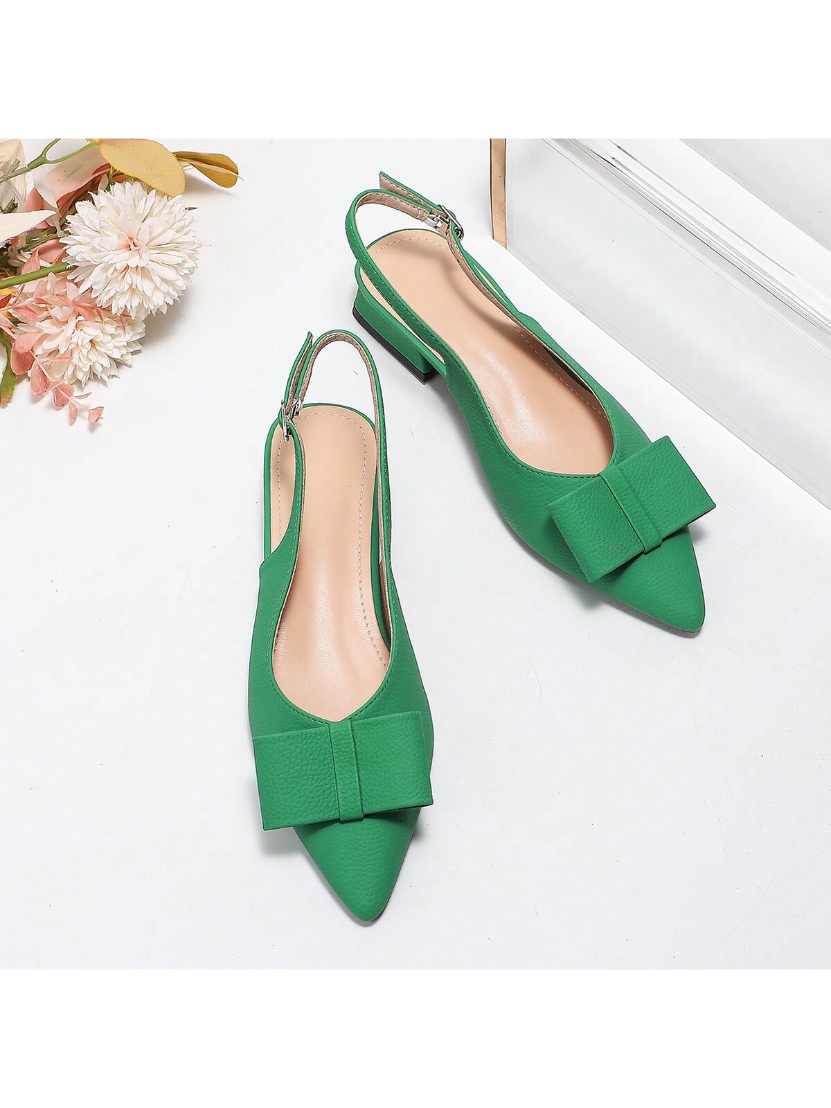 In Green Women Flats