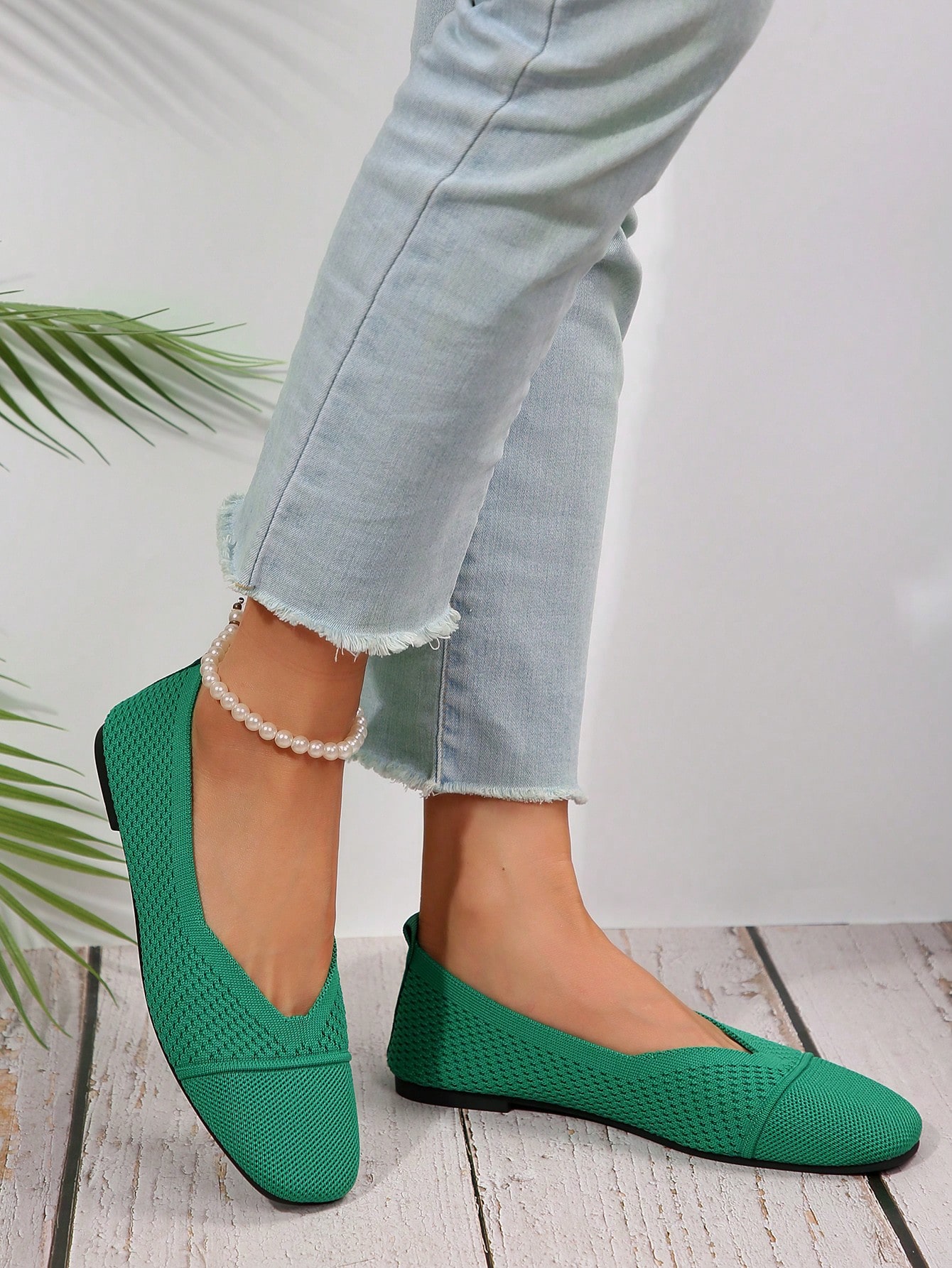 In Green Women Flats