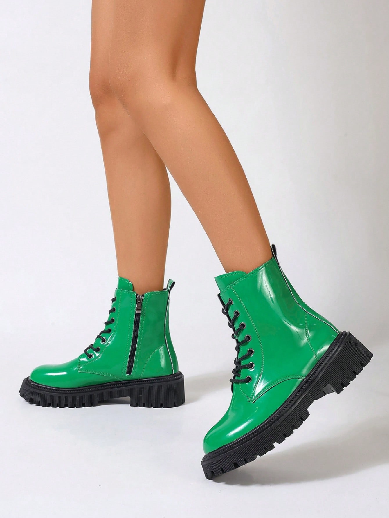 In Green Women Fashion Boots