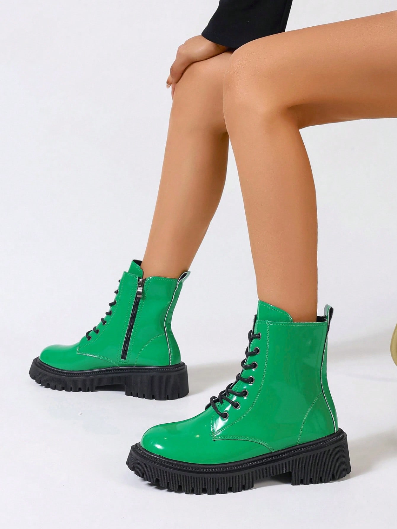 In Green Women Fashion Boots