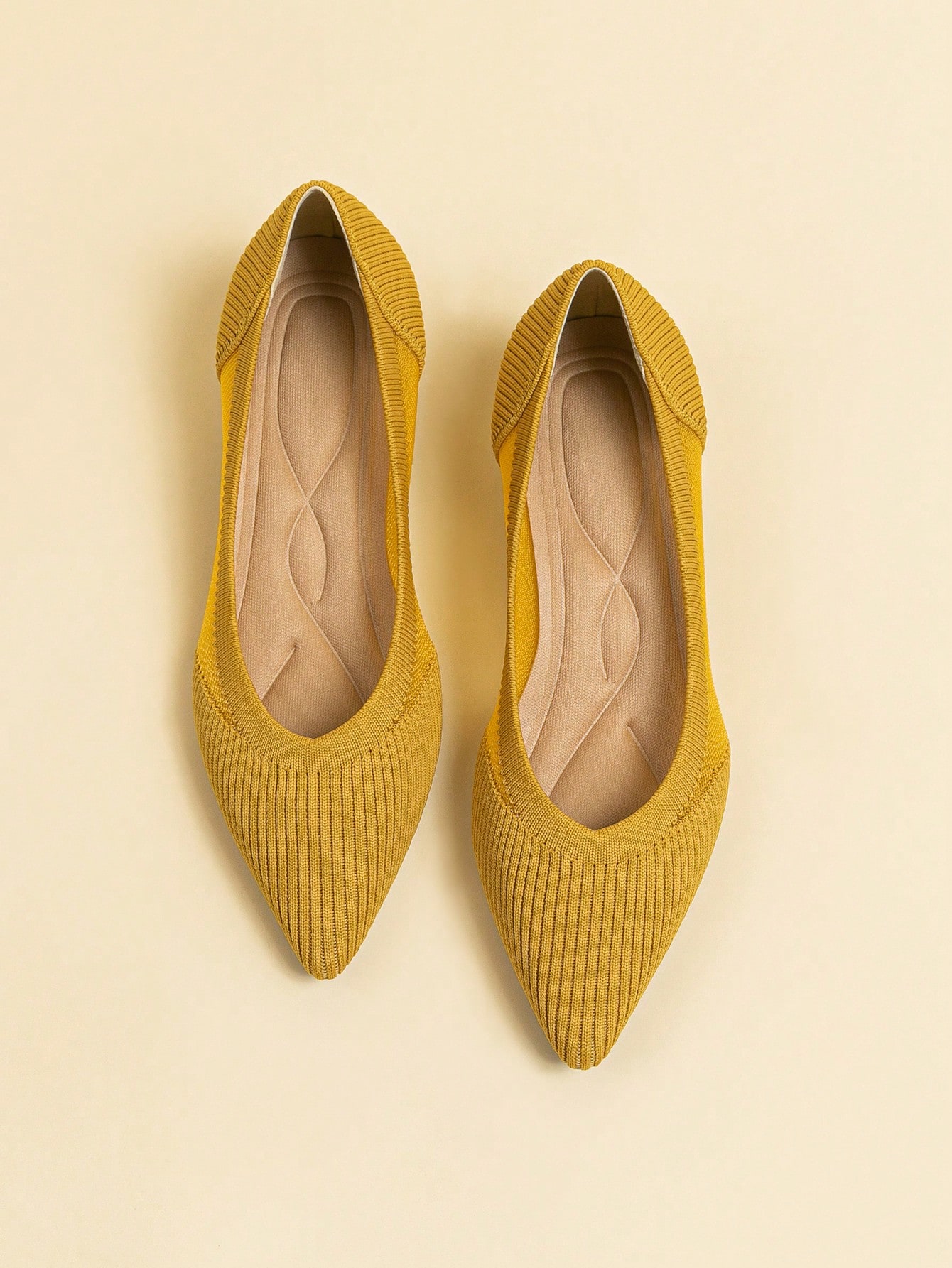 In Yellow Women Pumps