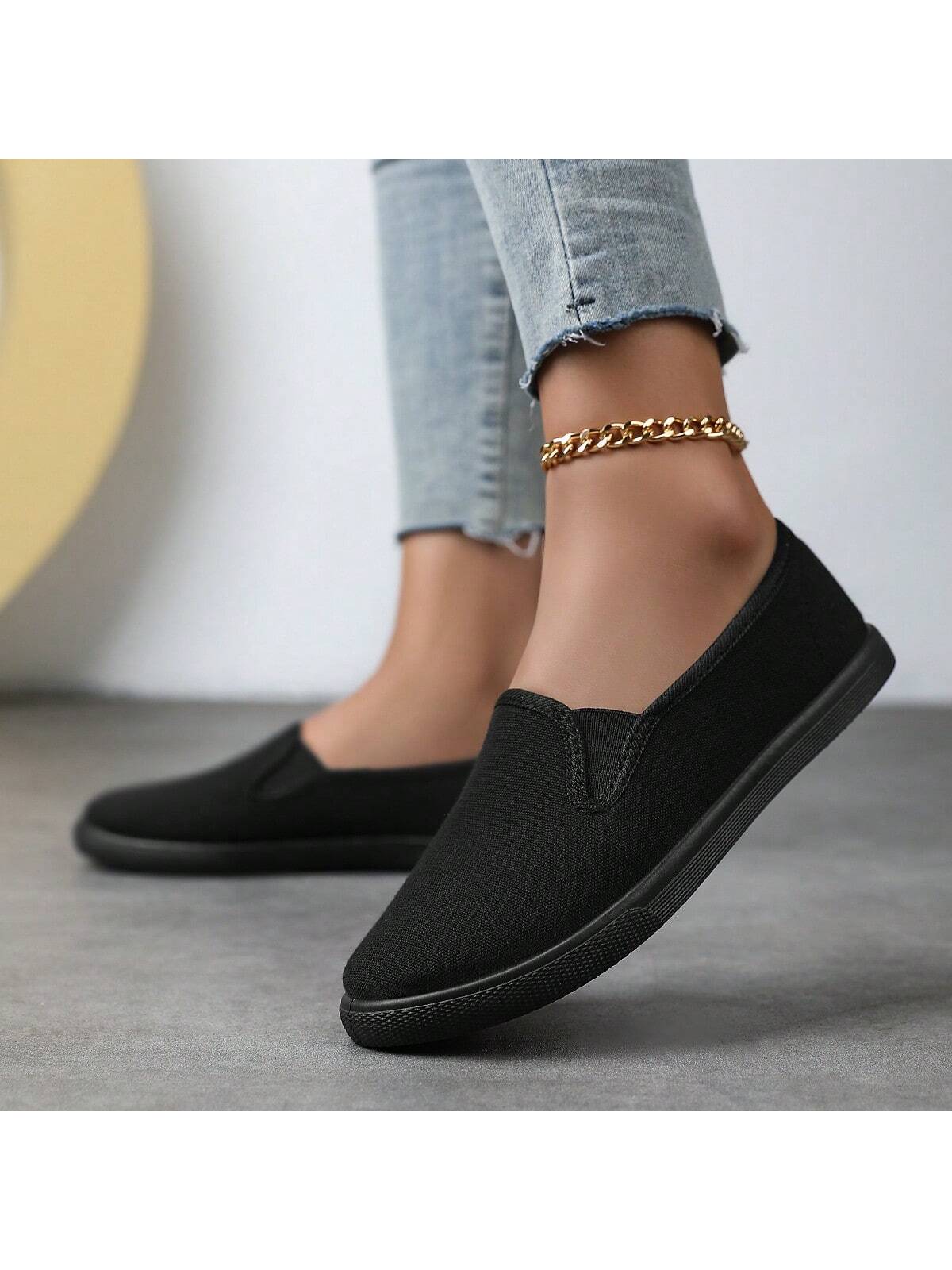 In Black Women Flats