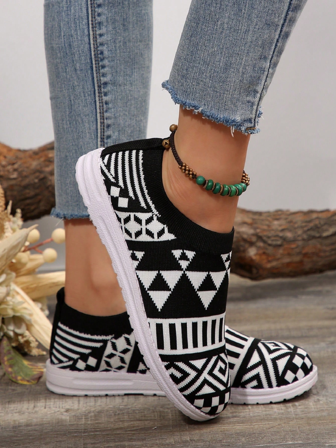 In Black and White Women Flats