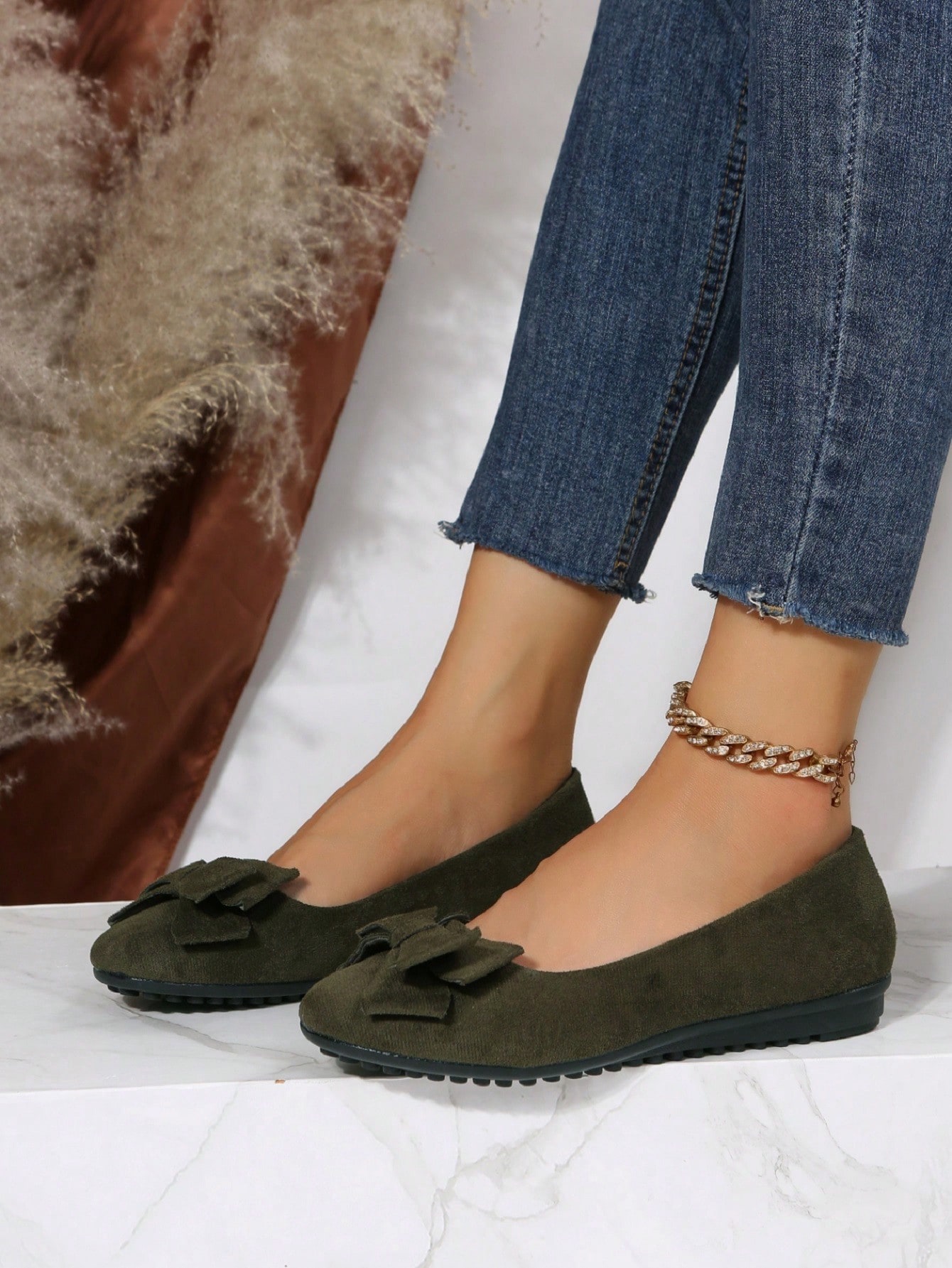 In Green Women Flats