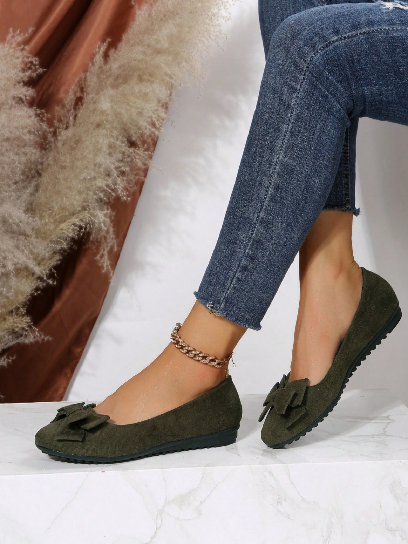 In Green Women Flats