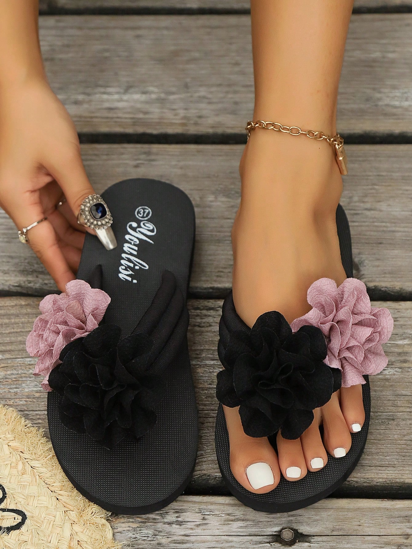 In Multicolor Women Flip-Flops