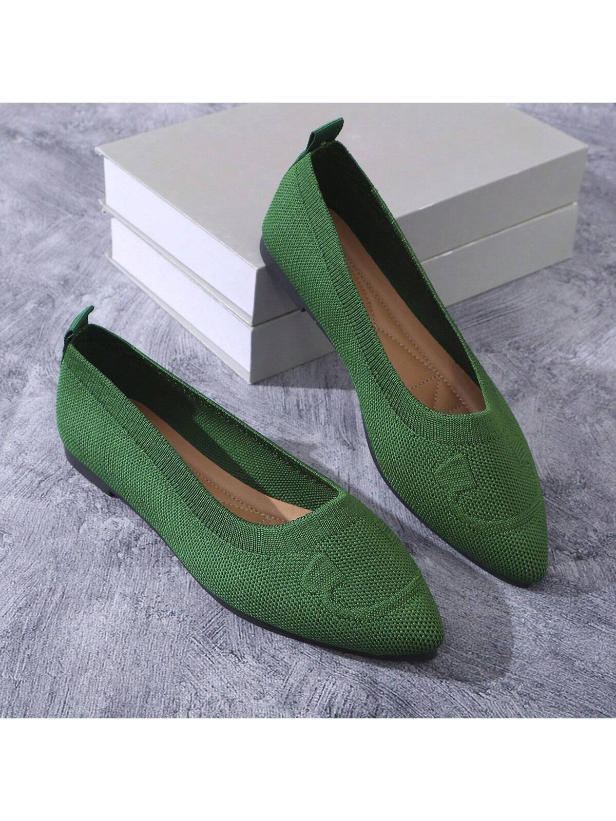 In Green Women Flats