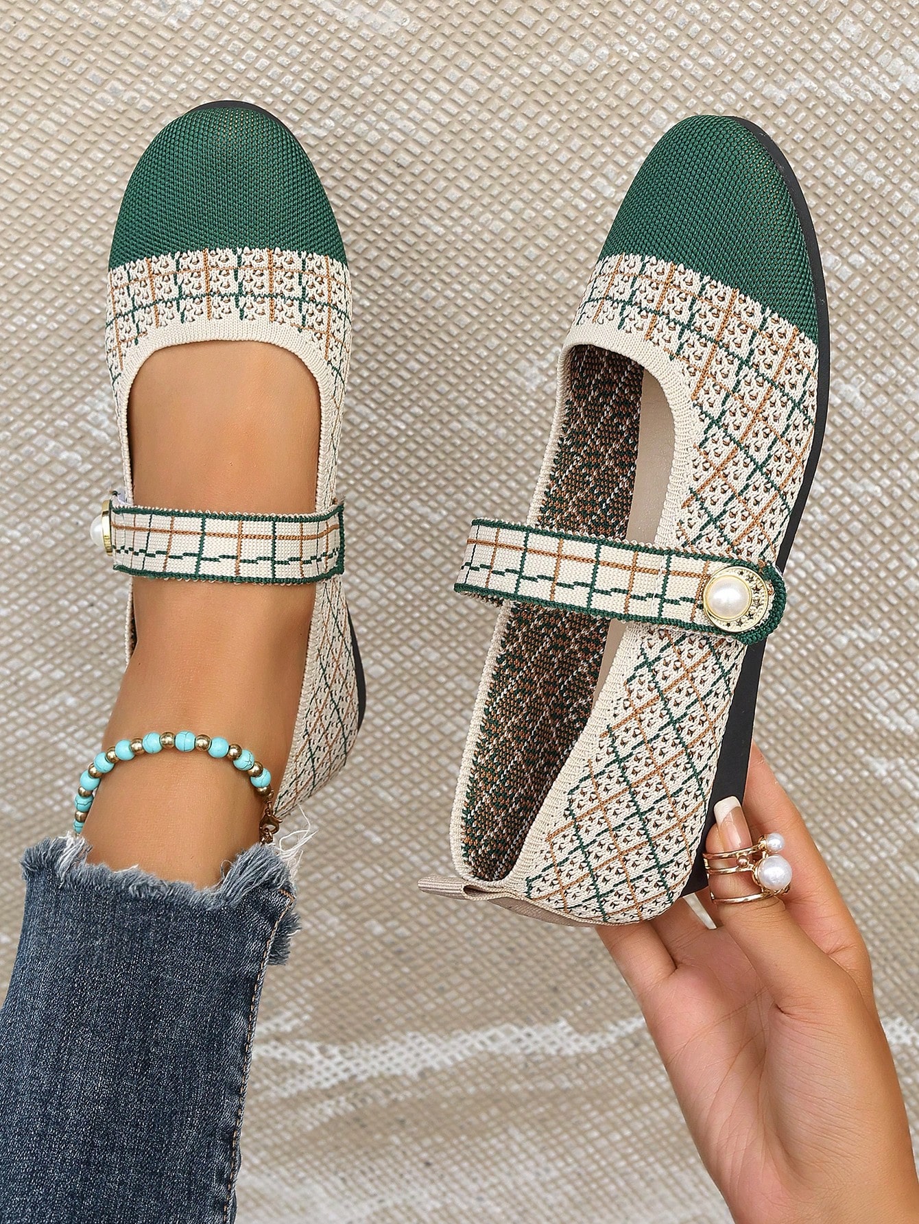 In Green Women Flats