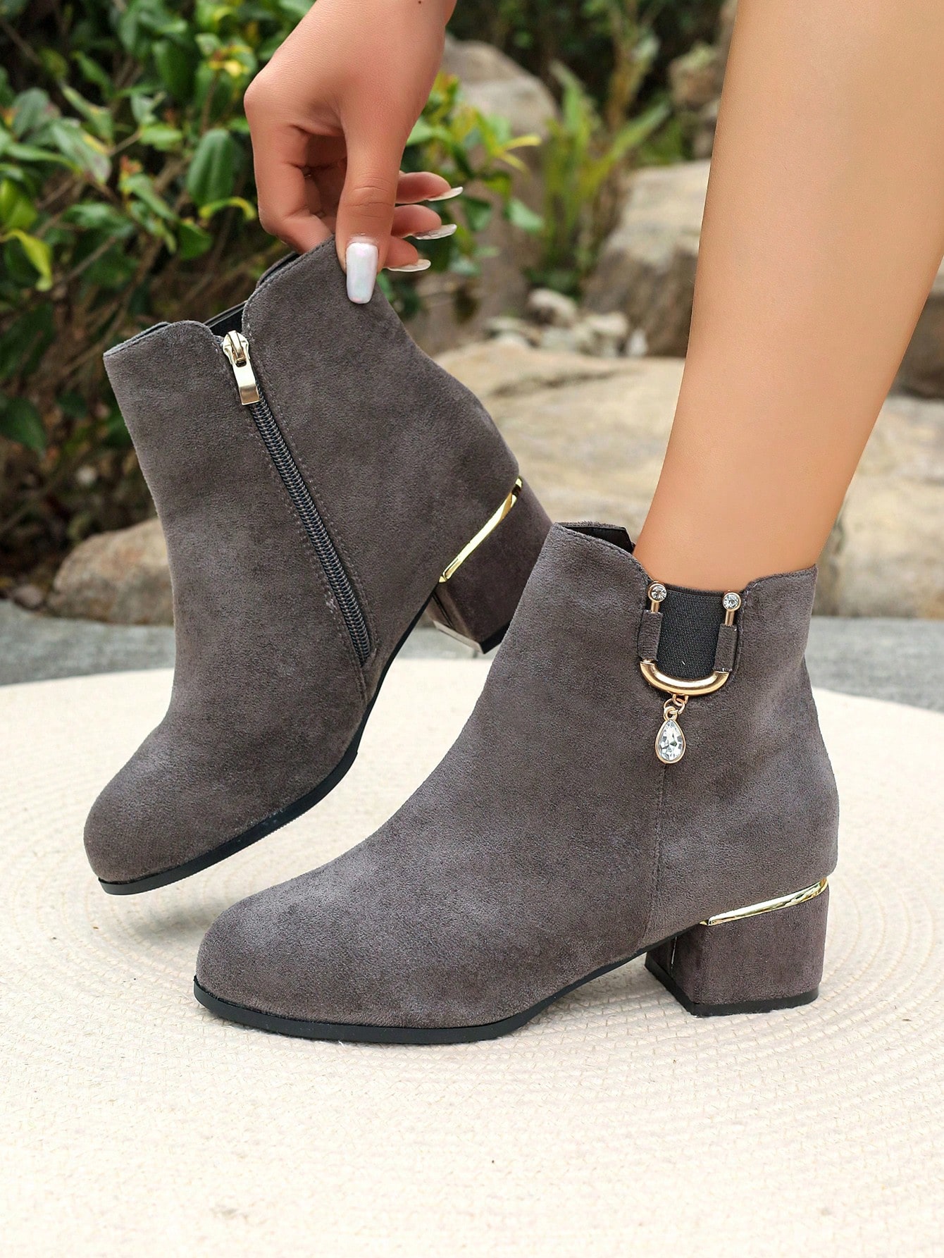 In Grey Women Ankle Boots & Booties