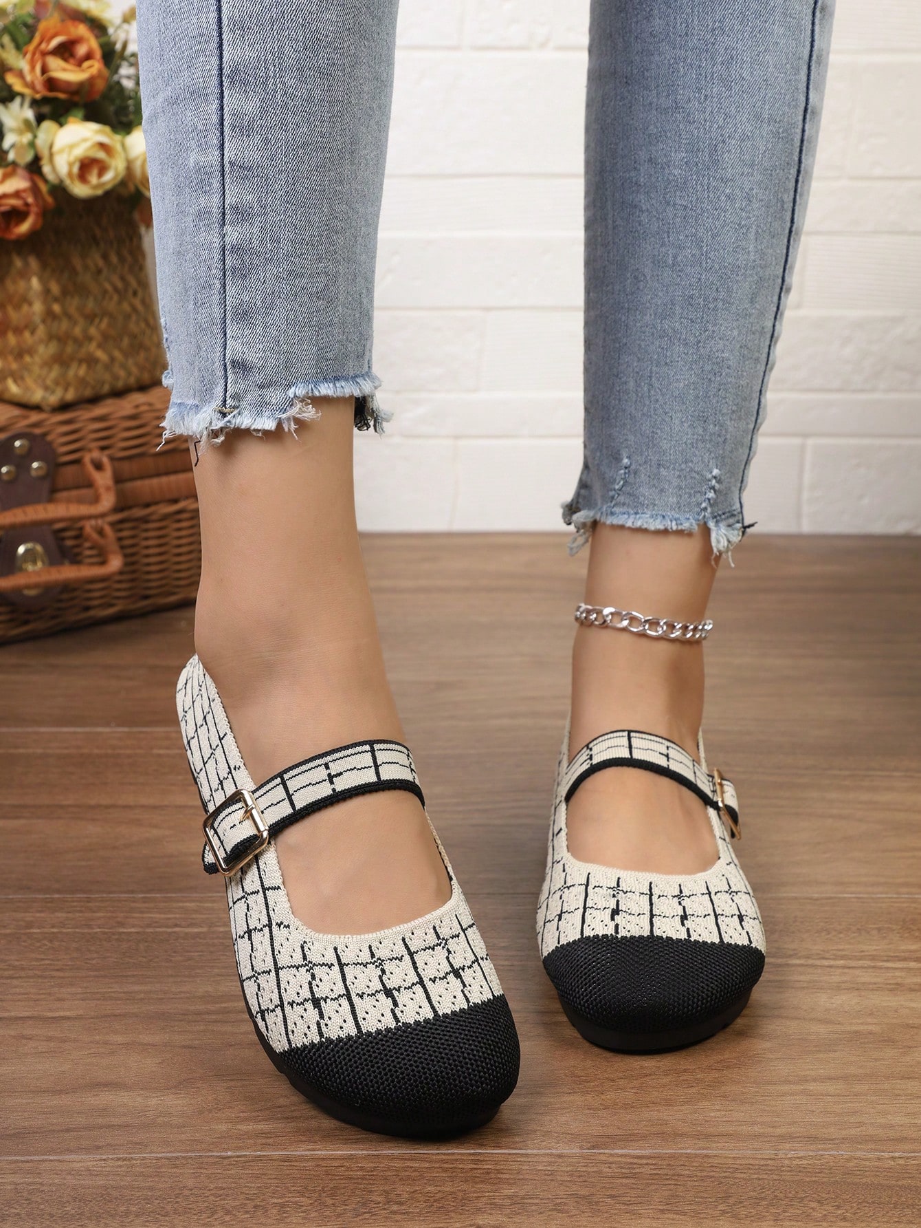 In Black and White Women Flats