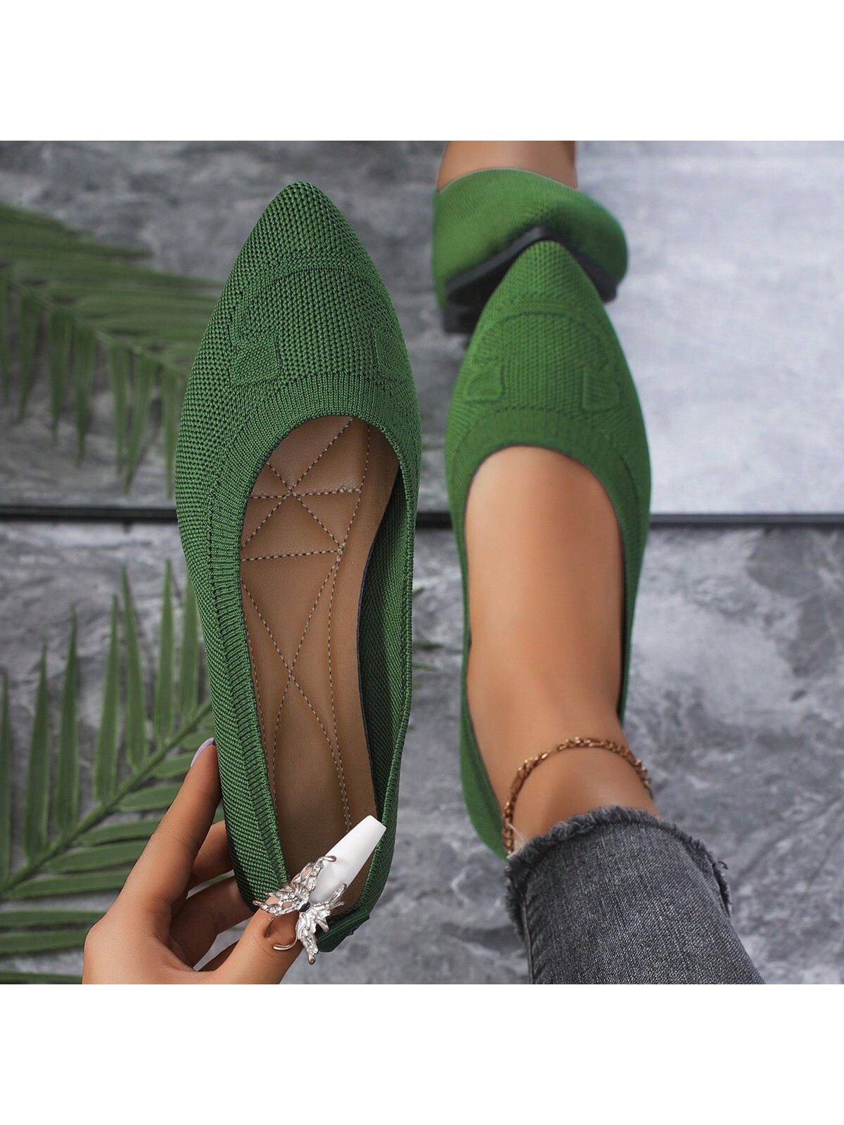 In Green Women Flats