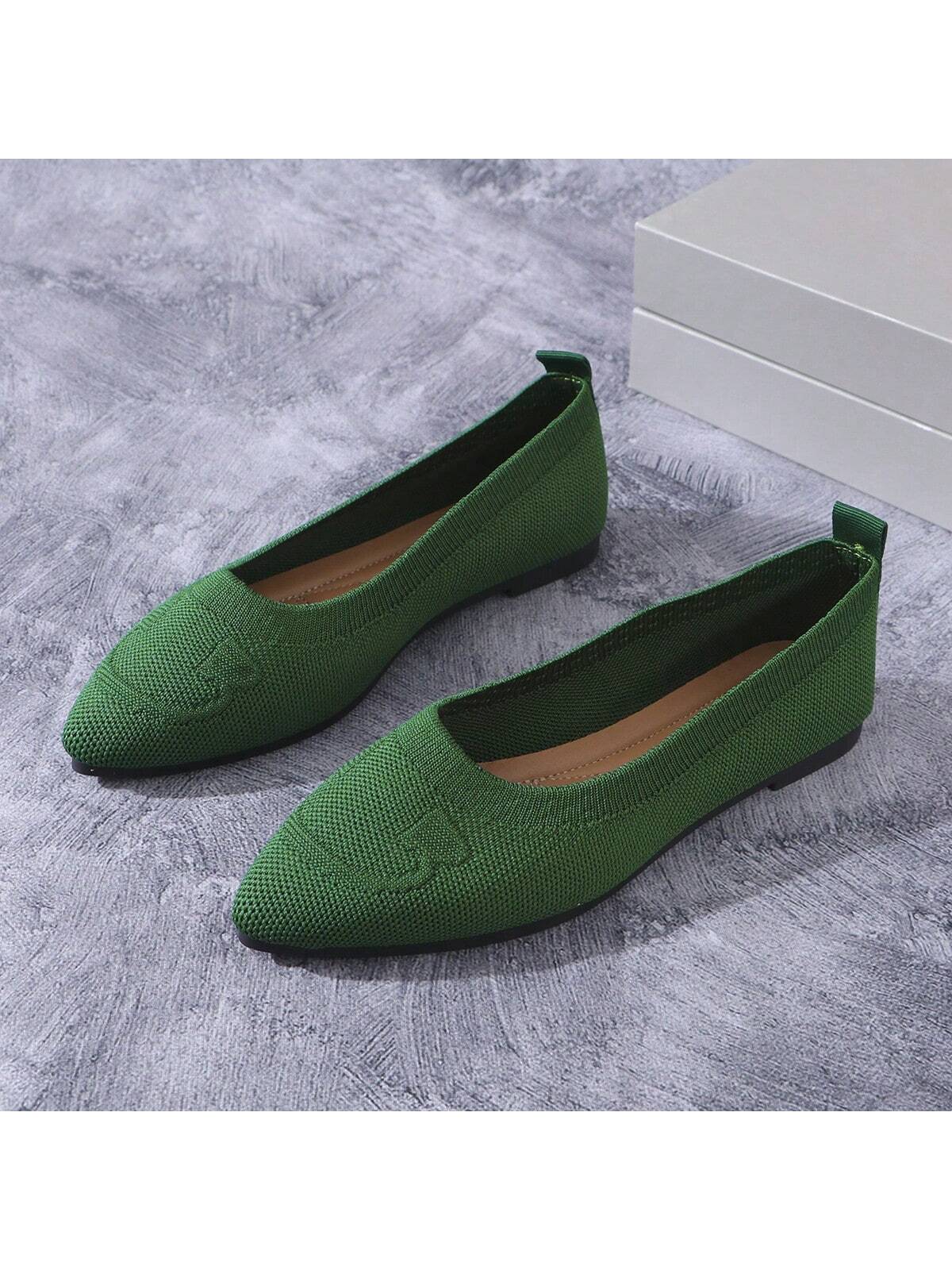 In Green Women Flats