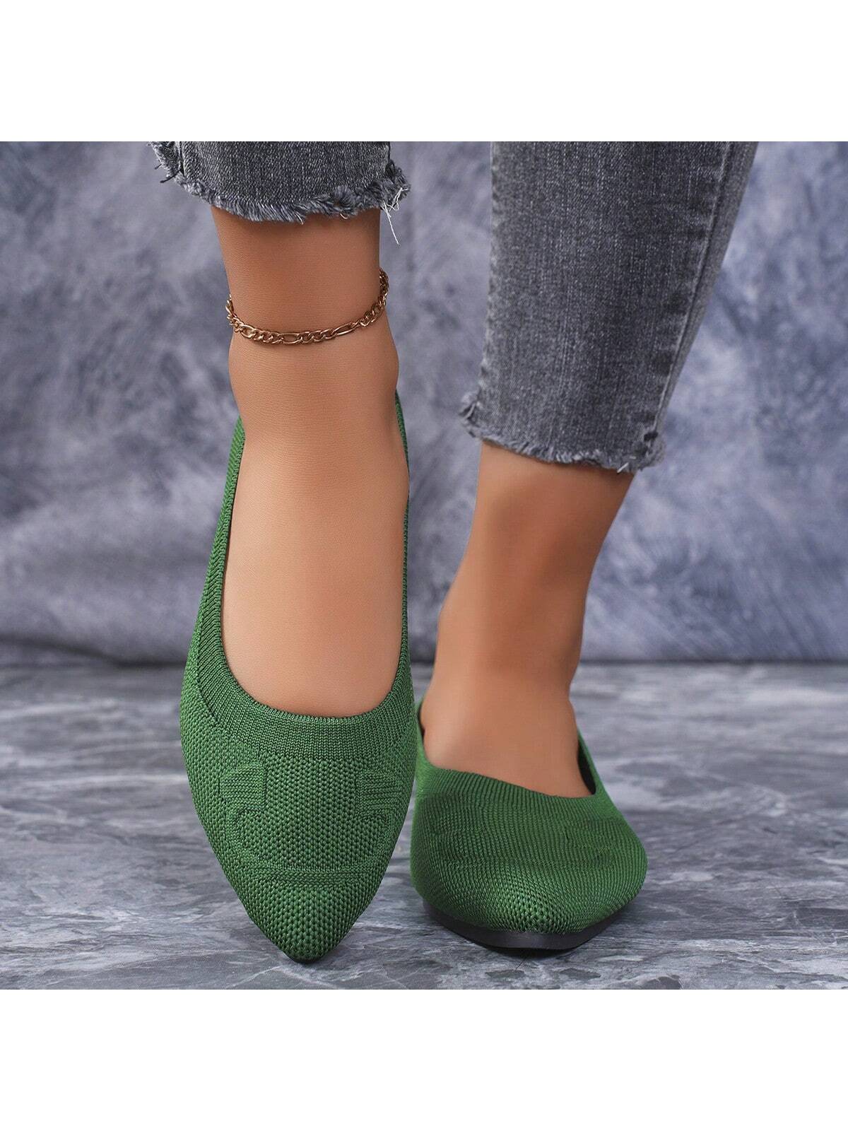 In Green Women Flats