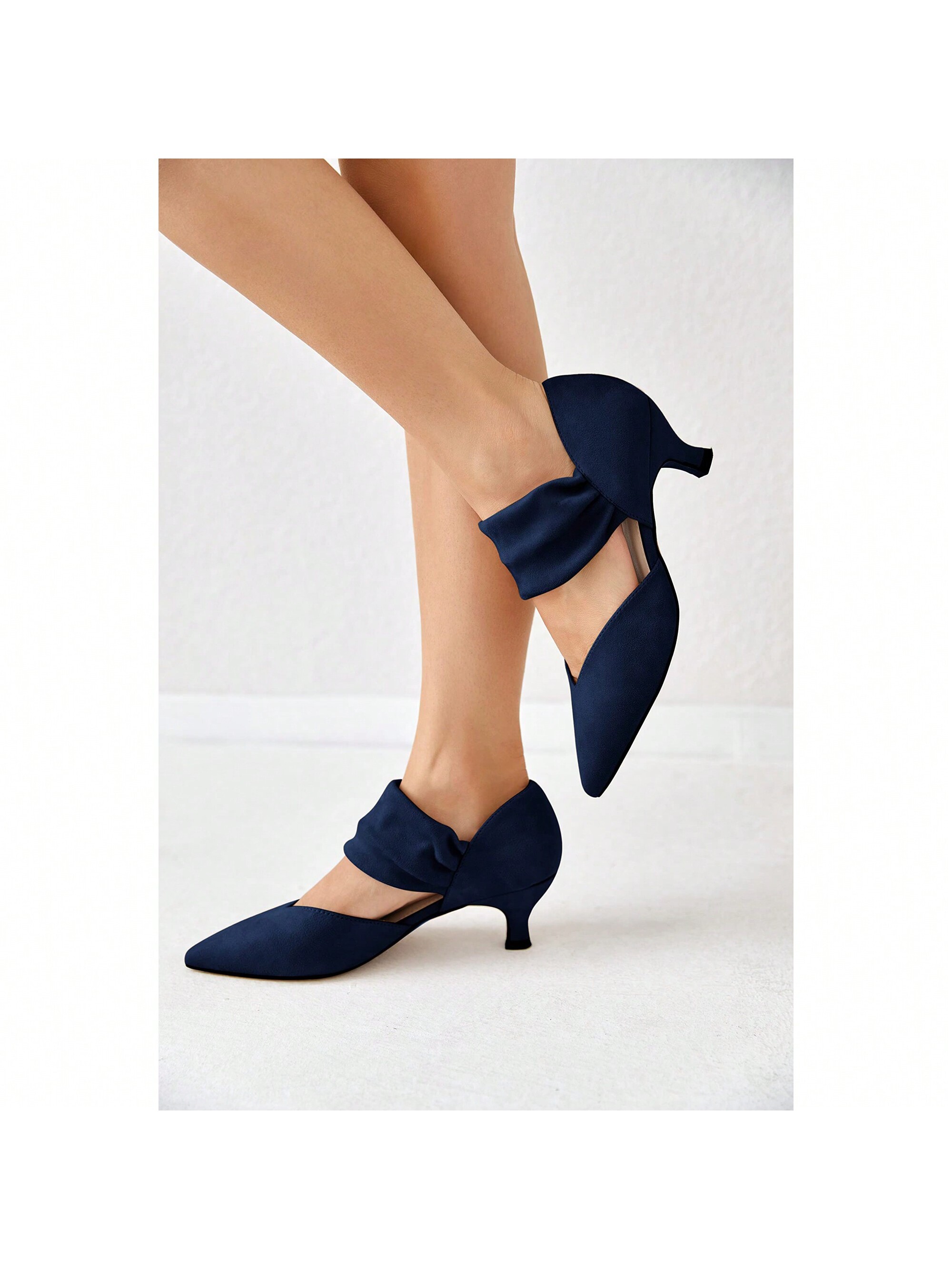 In Navy Blue Women Pumps