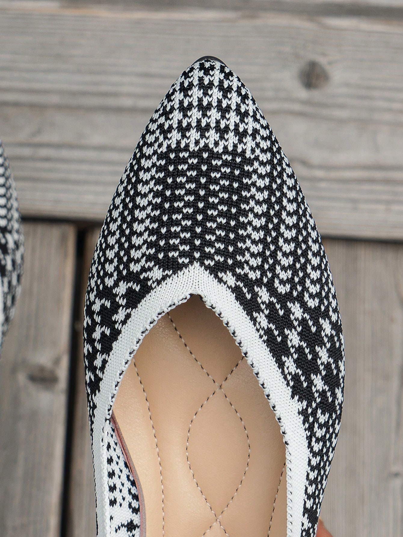 In Black and White Women Flats