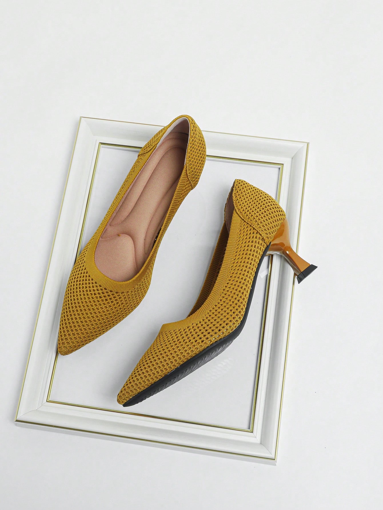 In Yellow Women Pumps