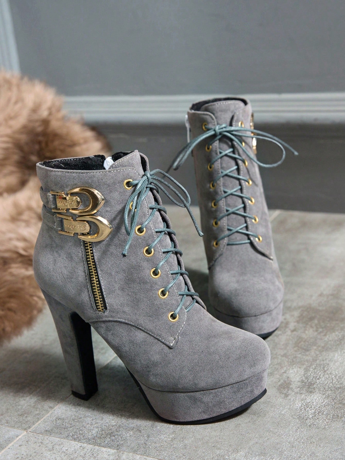 In Grey Women Ankle Boots & Booties