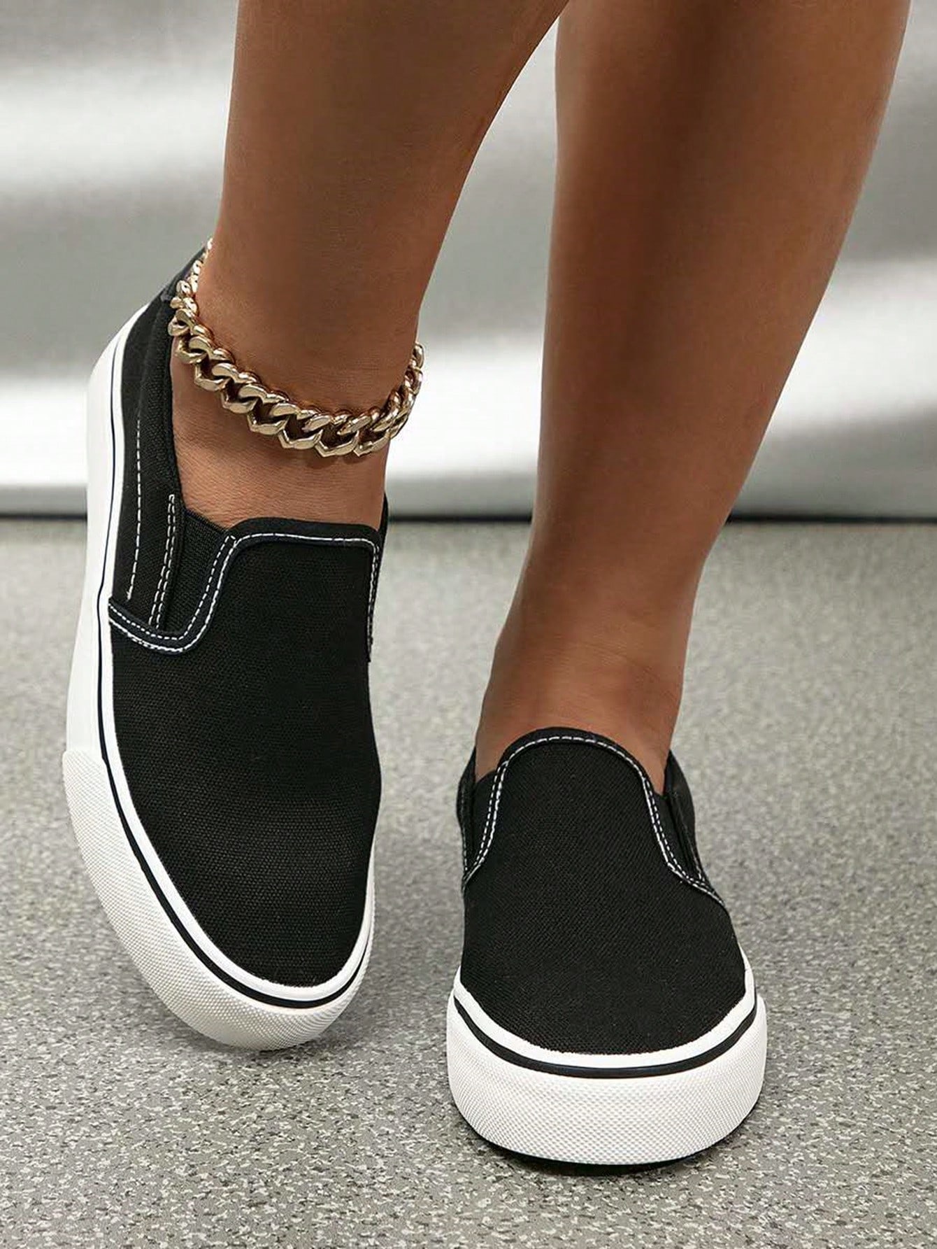 In Black and White Women Flats