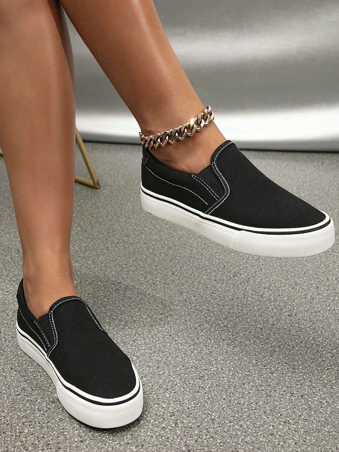 In Black and White Women Flats