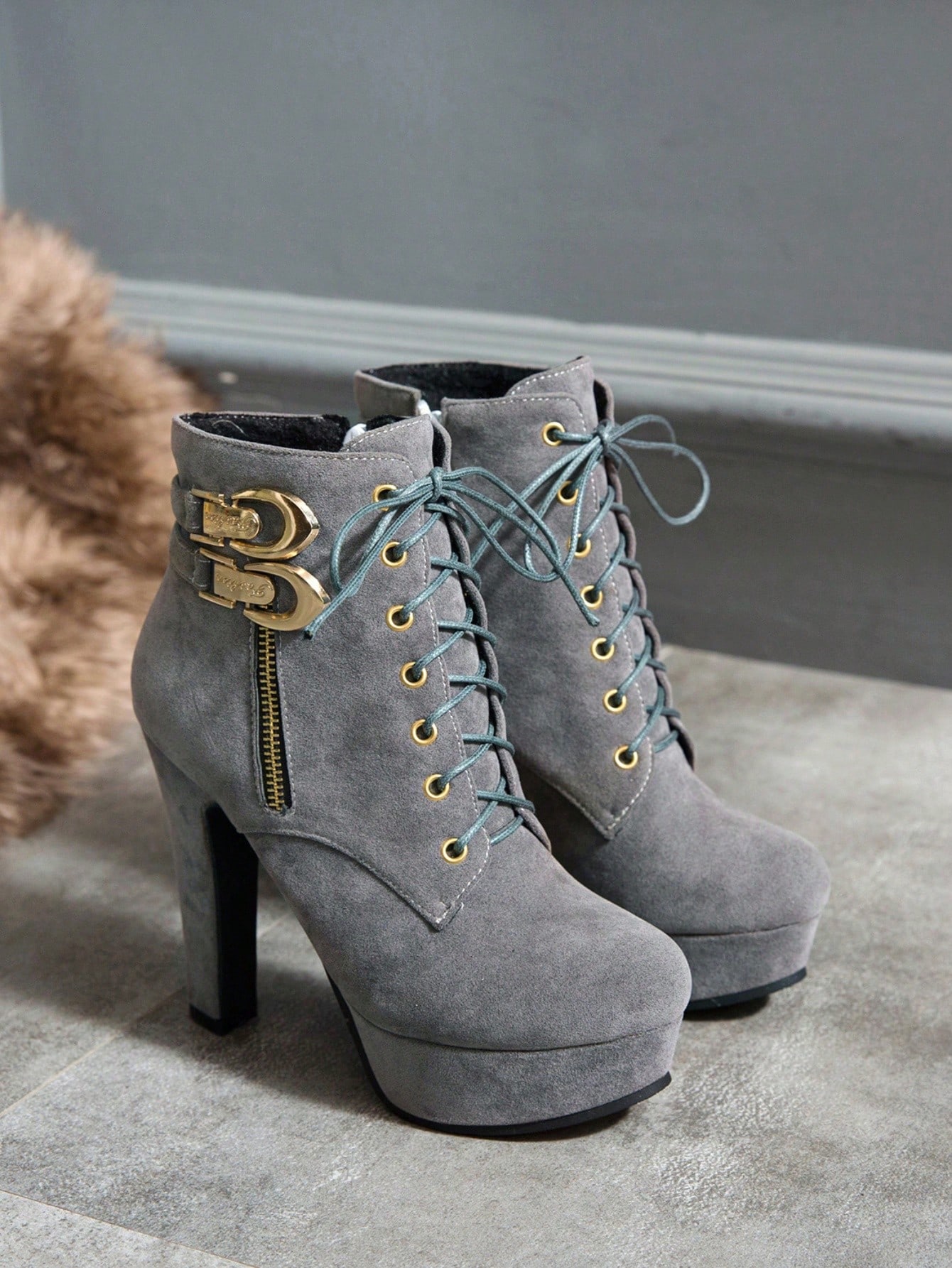 In Grey Women Ankle Boots & Booties