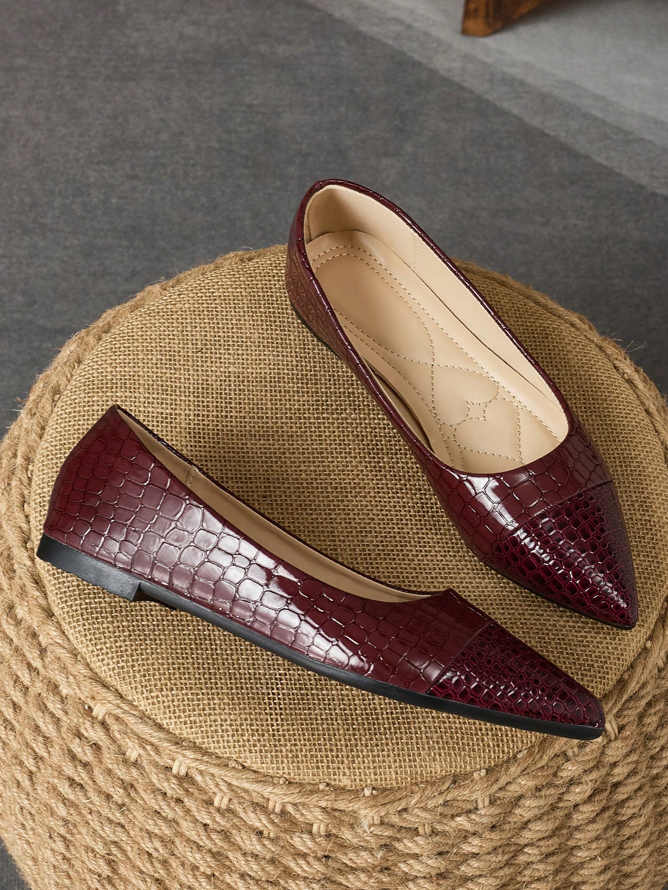 In Burgundy Women Flats