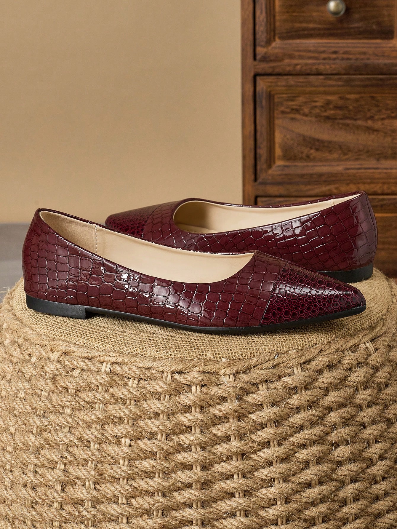 In Burgundy Women Flats