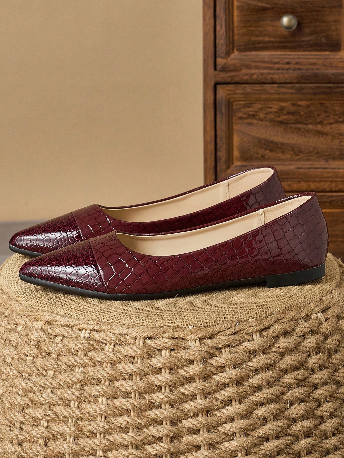 In Burgundy Women Flats