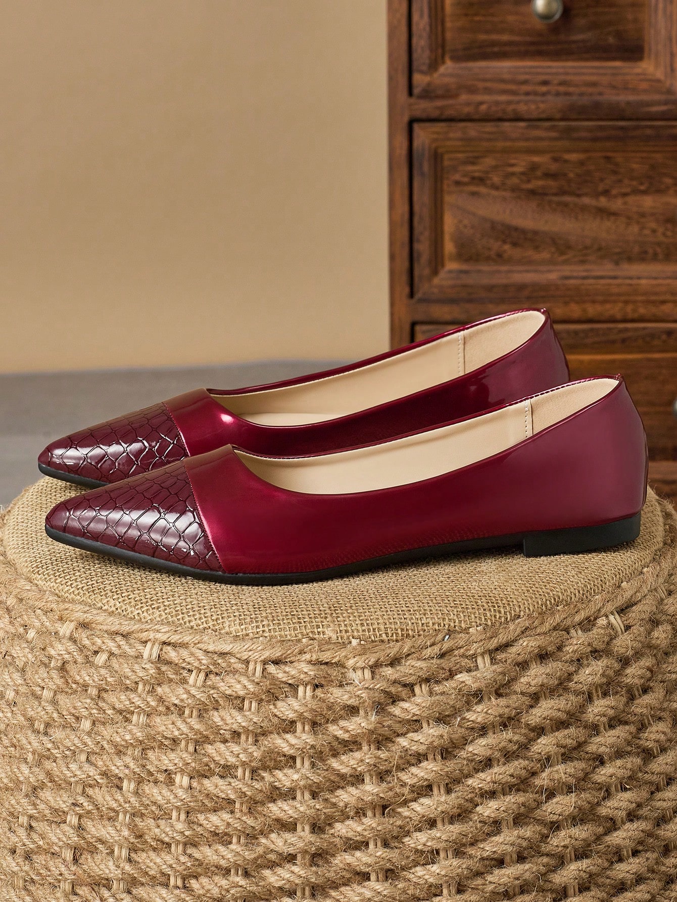 In Burgundy Women Flats