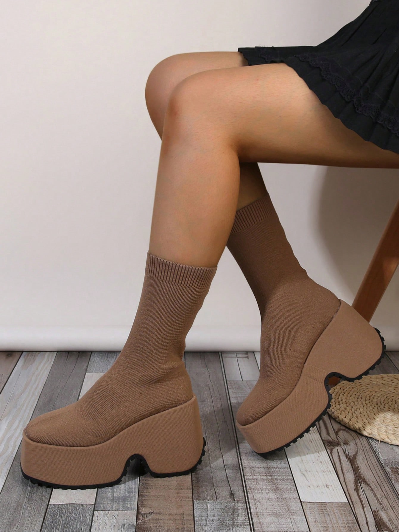 In Khaki Women Fashion Boots