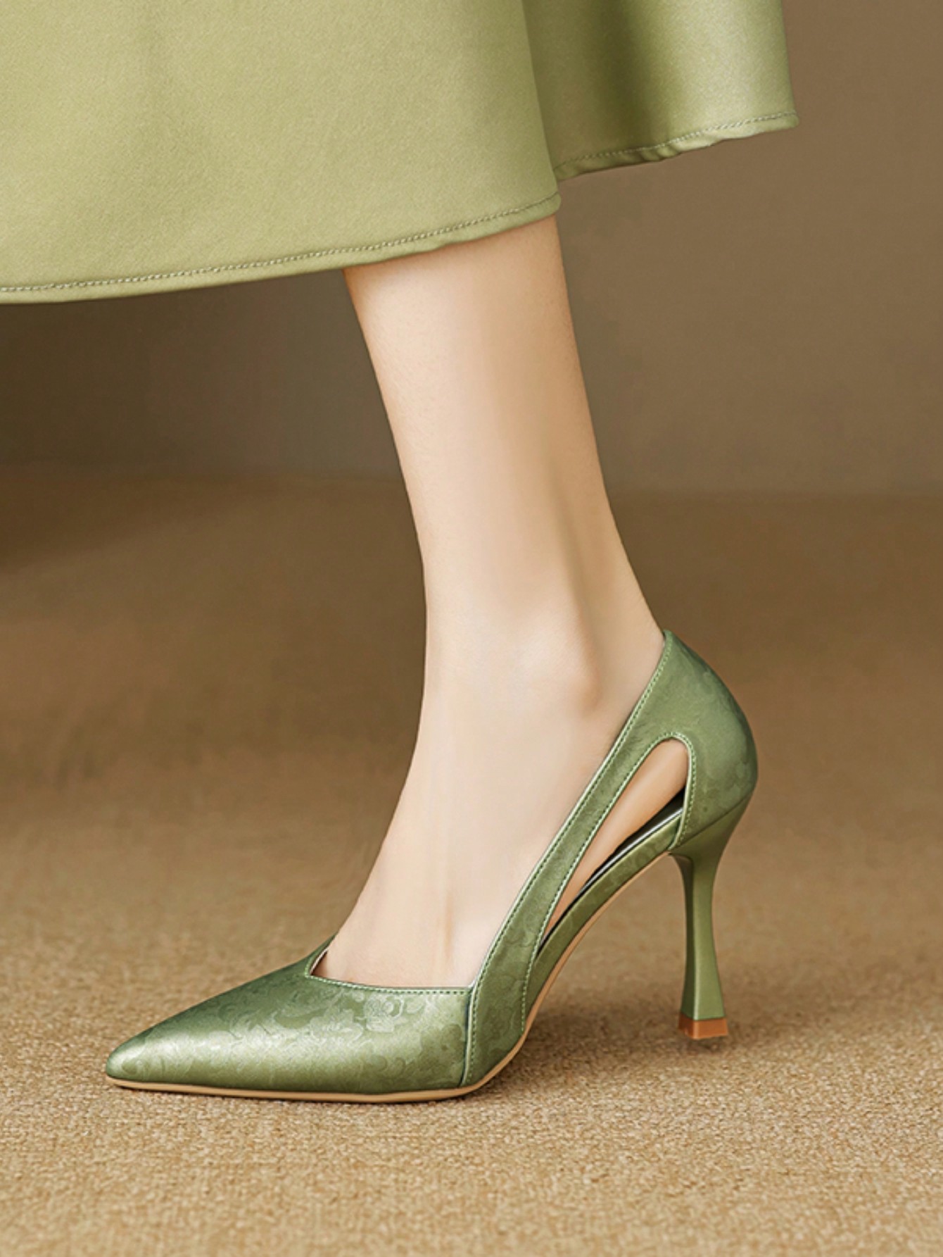 In Green Women Pumps