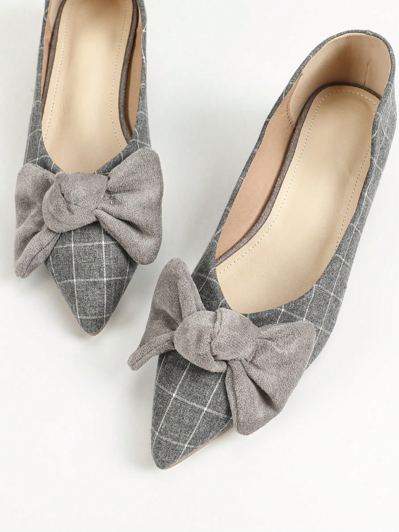 In Grey Women Pumps