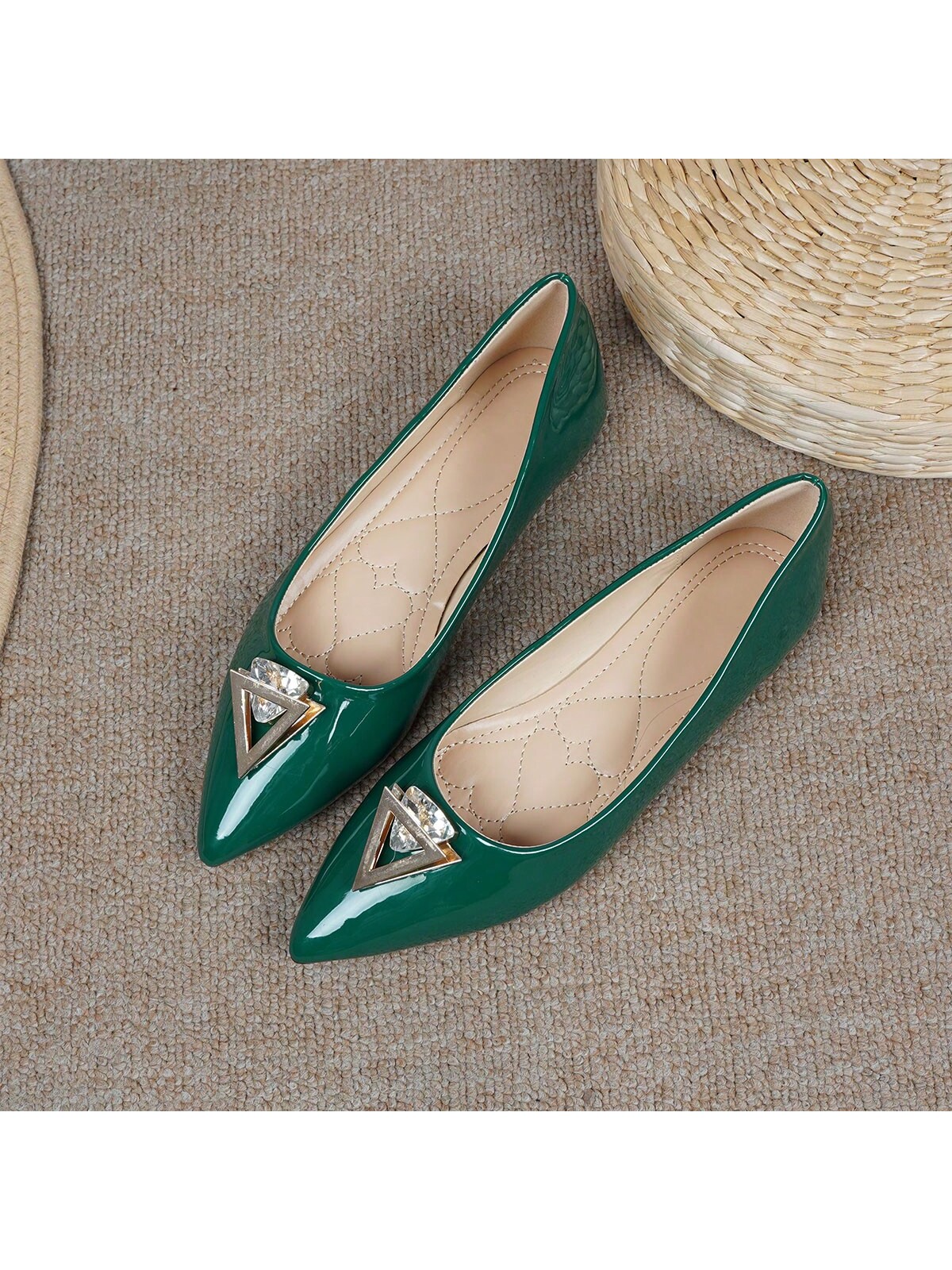 In Green Women Flats