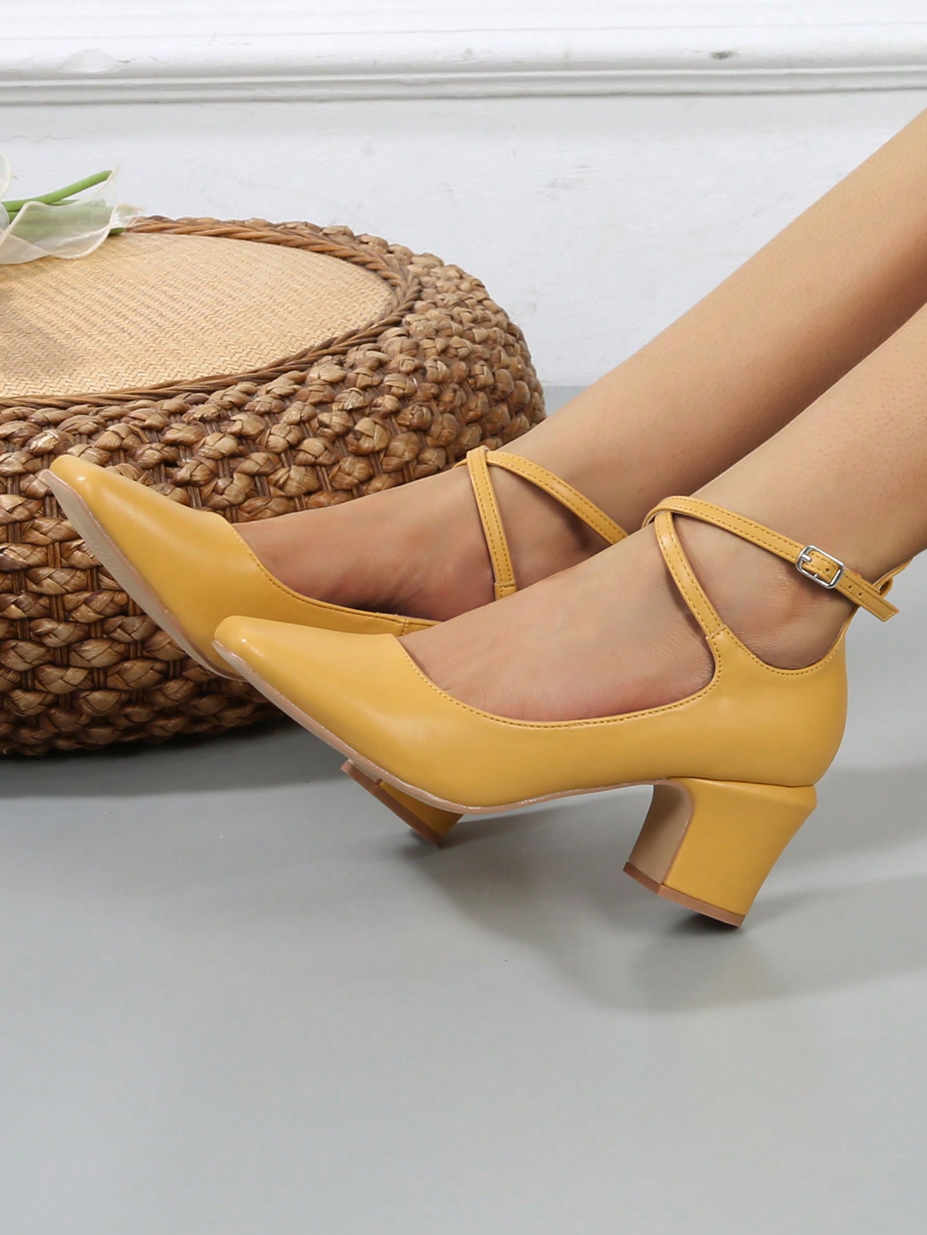 In Yellow Women Pumps