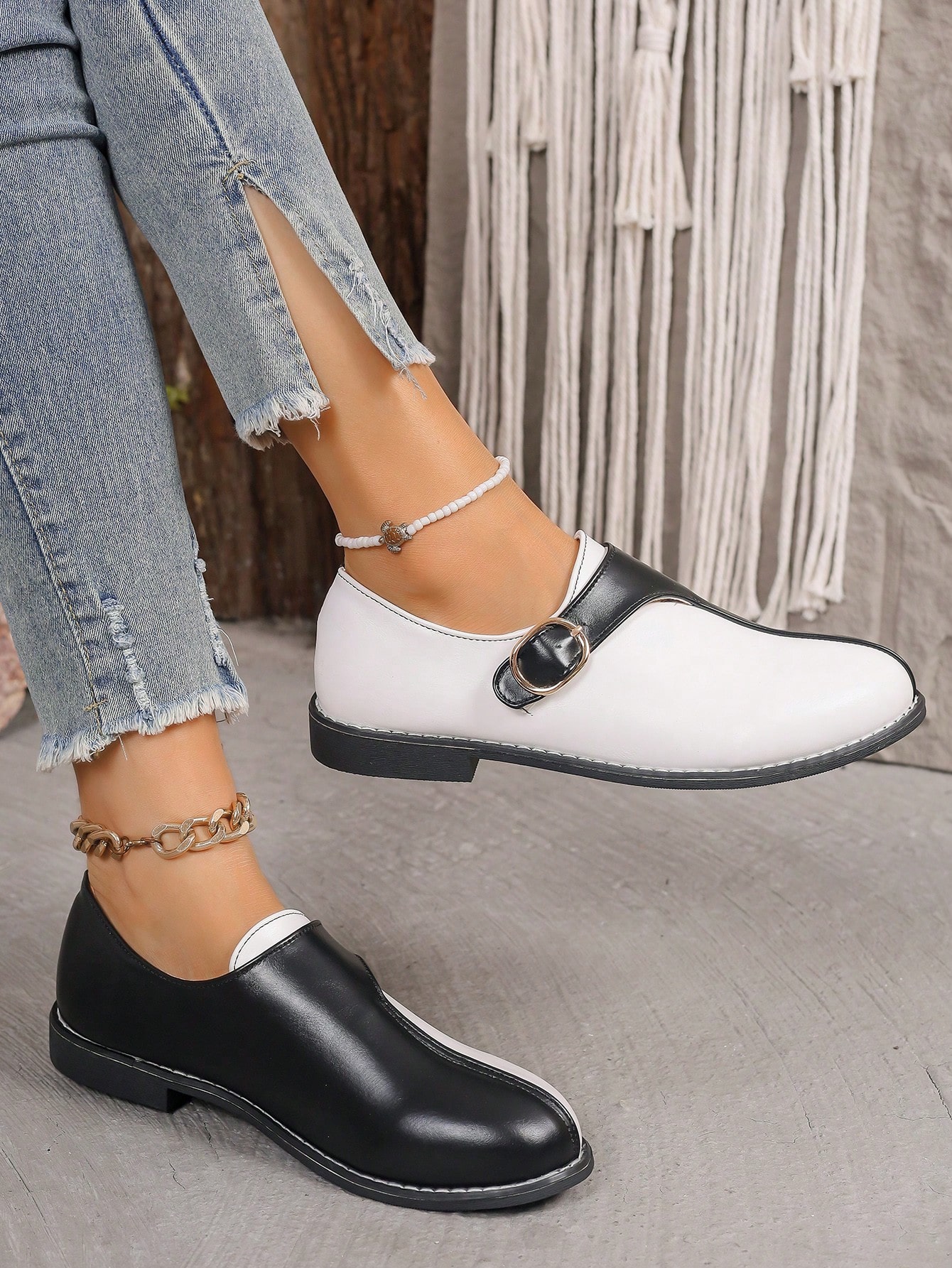 In Black and White Women Flats