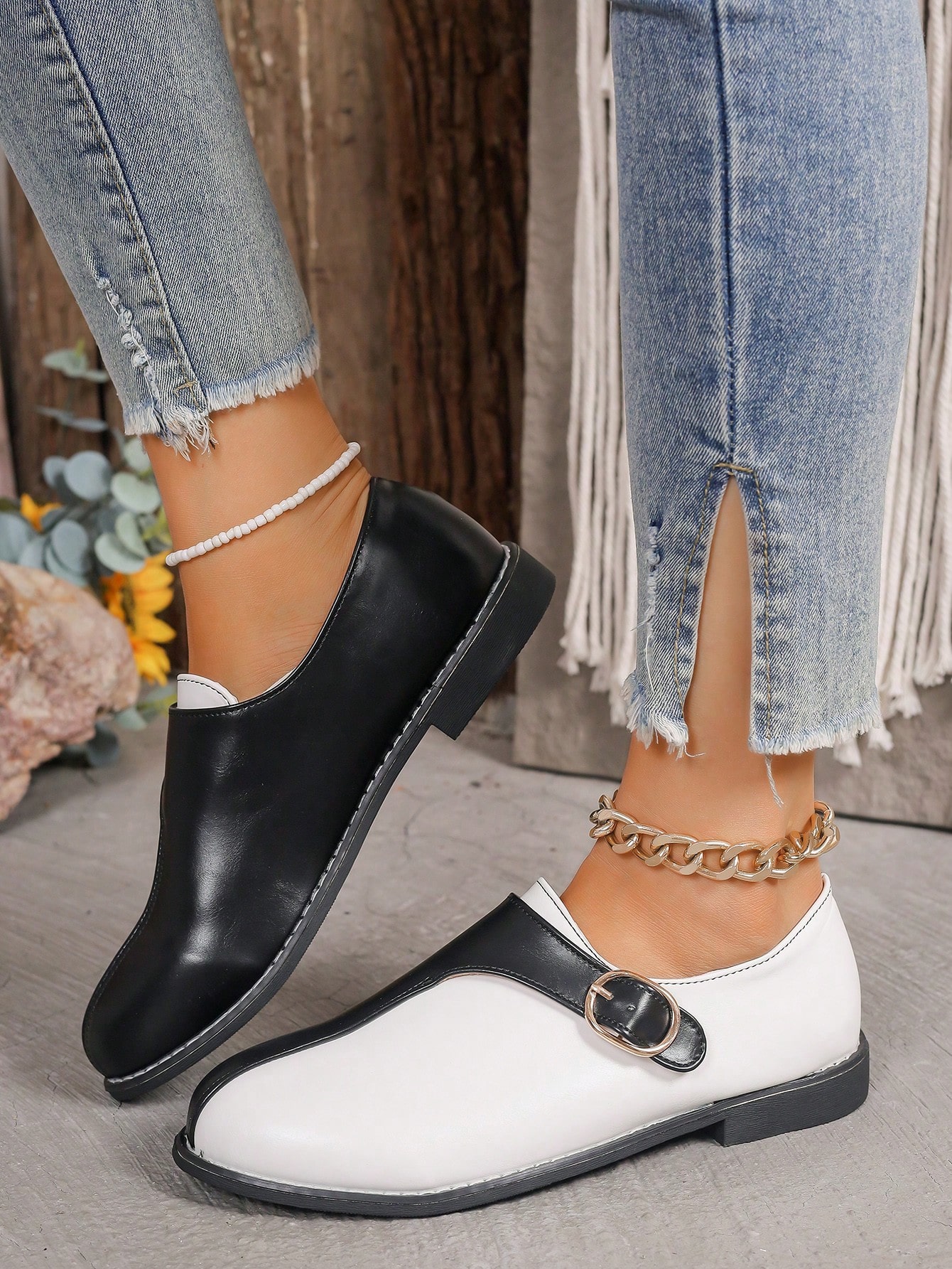 In Black and White Women Flats